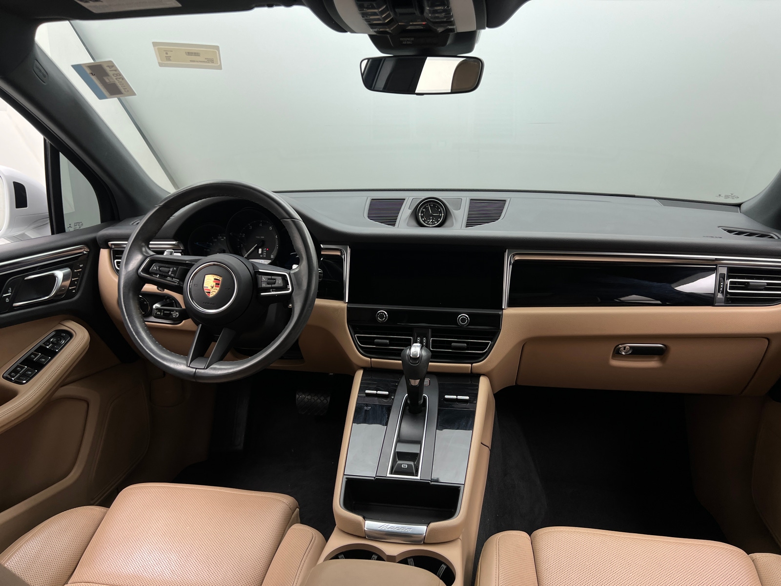 Thumbnail: 2023 Porsche Macan - 2