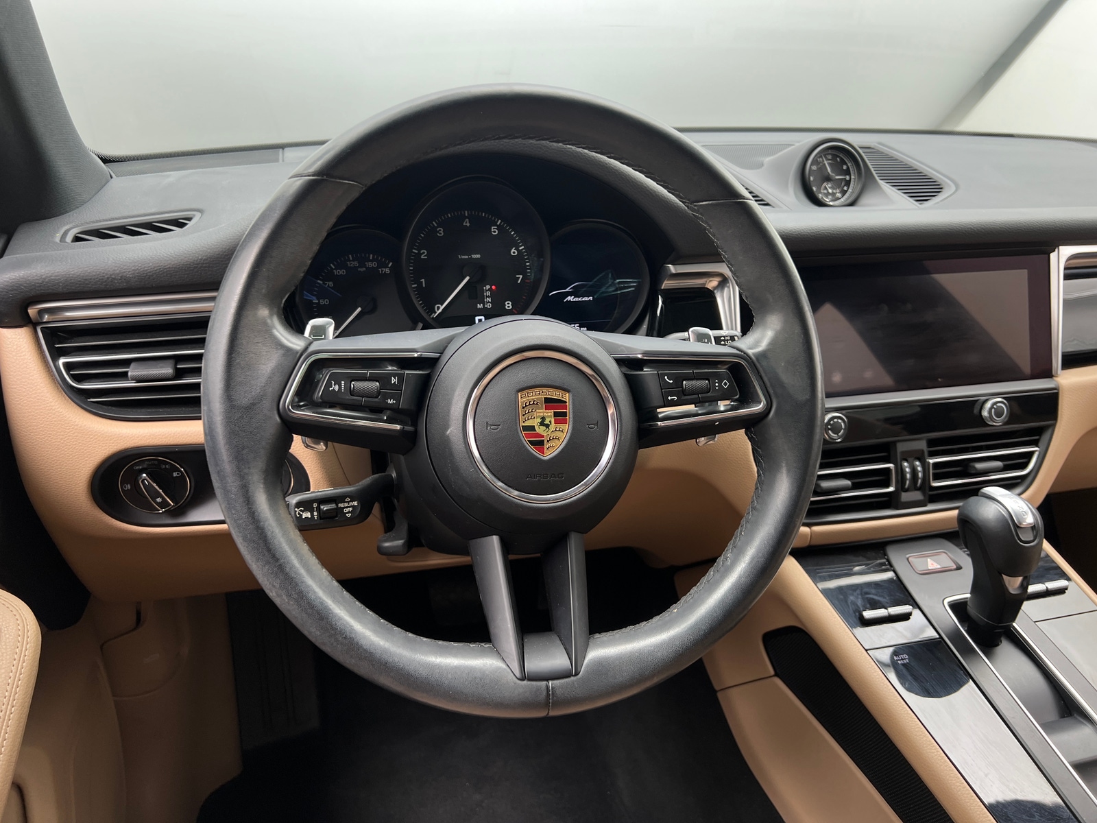 Thumbnail: 2023 Porsche Macan - 4