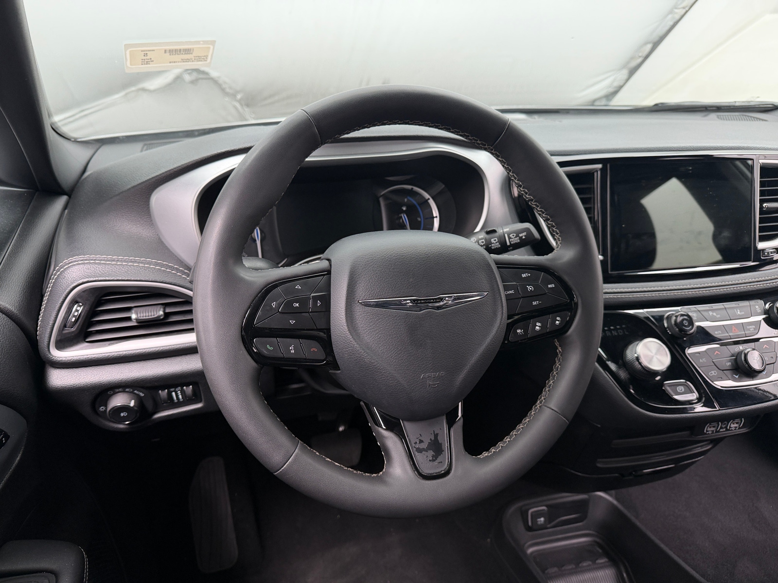 Thumbnail: 2024 Chrysler Pacifica - 4