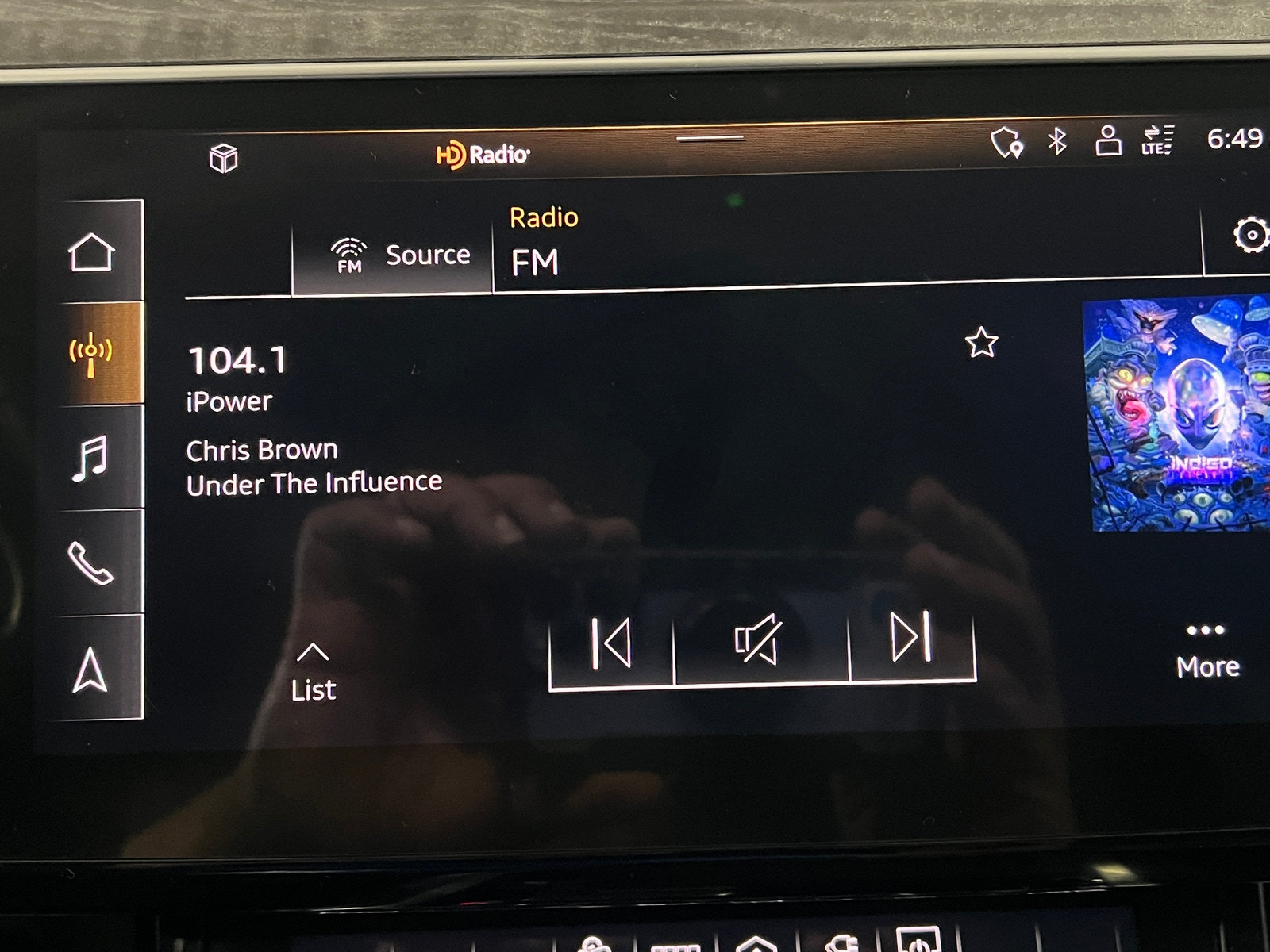 Thumbnail: 2022 Audi e-tron S - 4