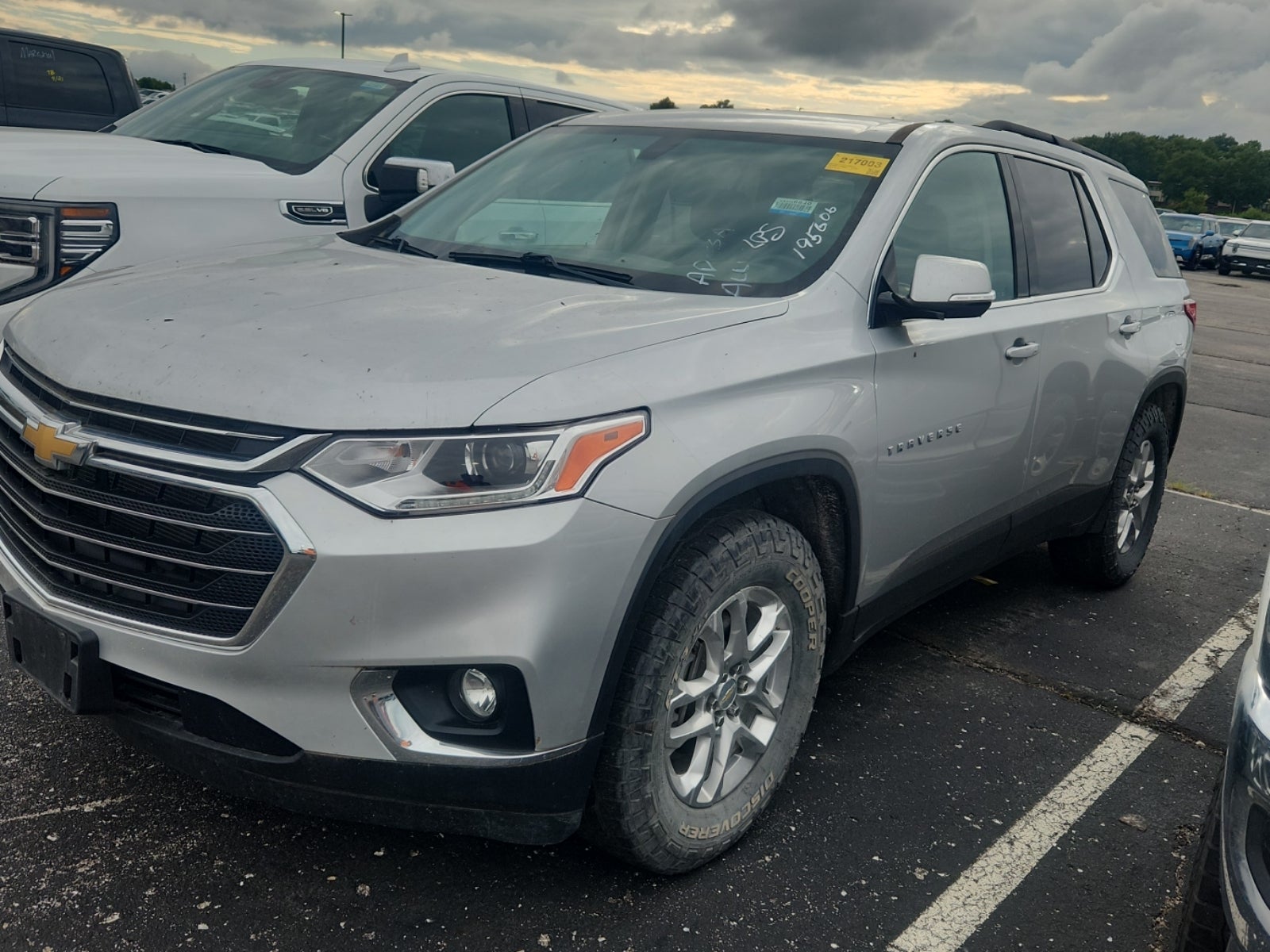 2020 Chevrolet Traverse LT Cloth