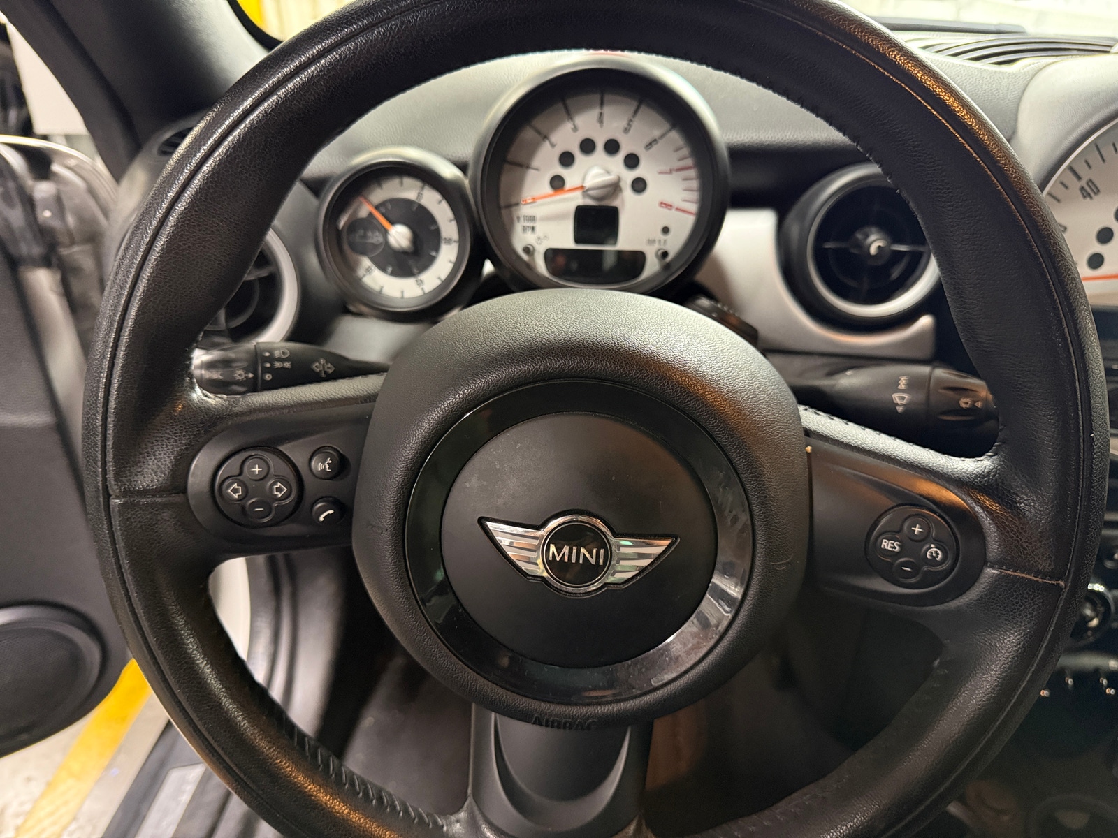 Thumbnail: 2013 MINI Cooper Roadster - 5