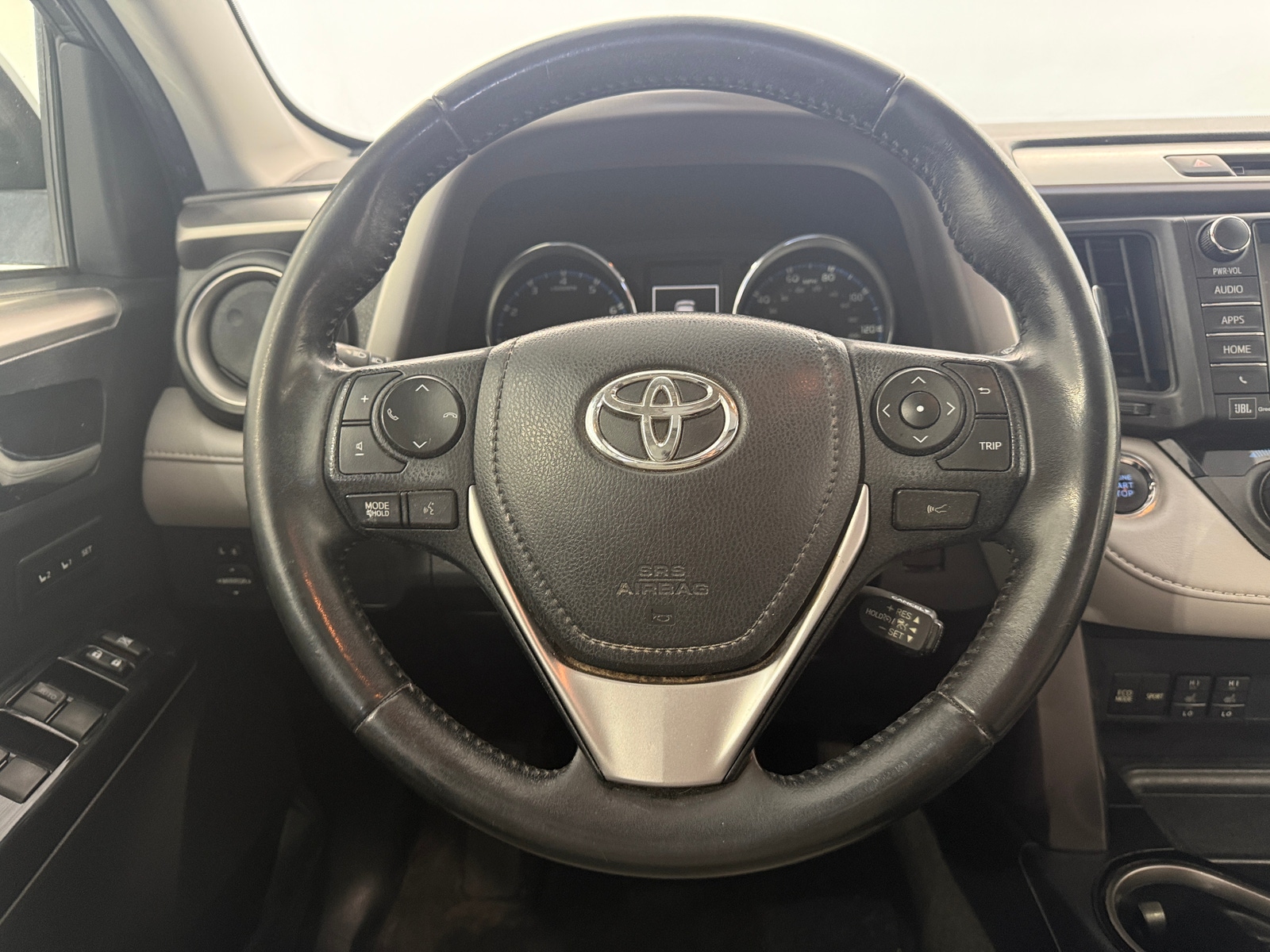 Thumbnail: 2017 Toyota RAV4 - 5