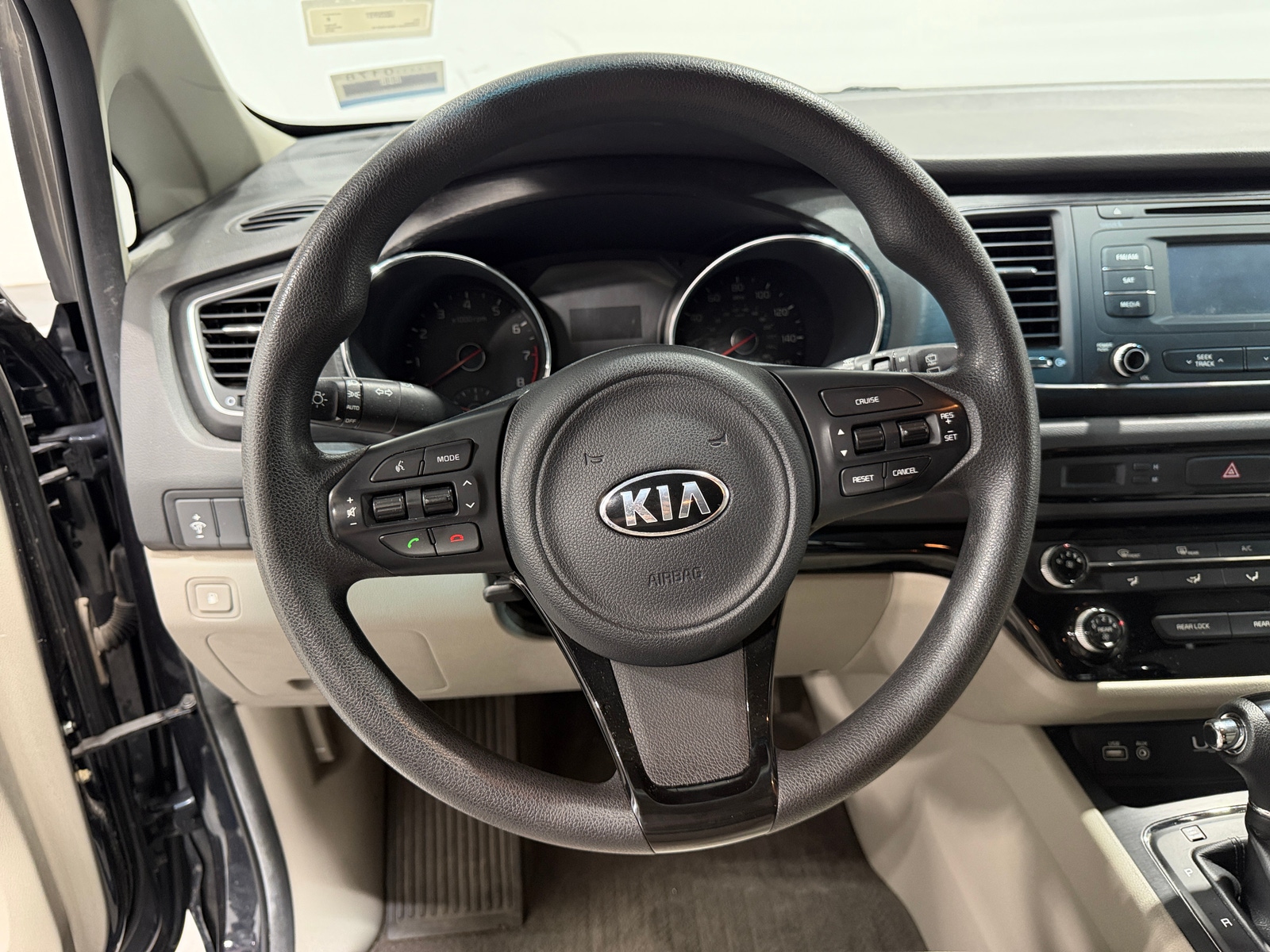 Thumbnail: 2016 Kia Sedona - 5