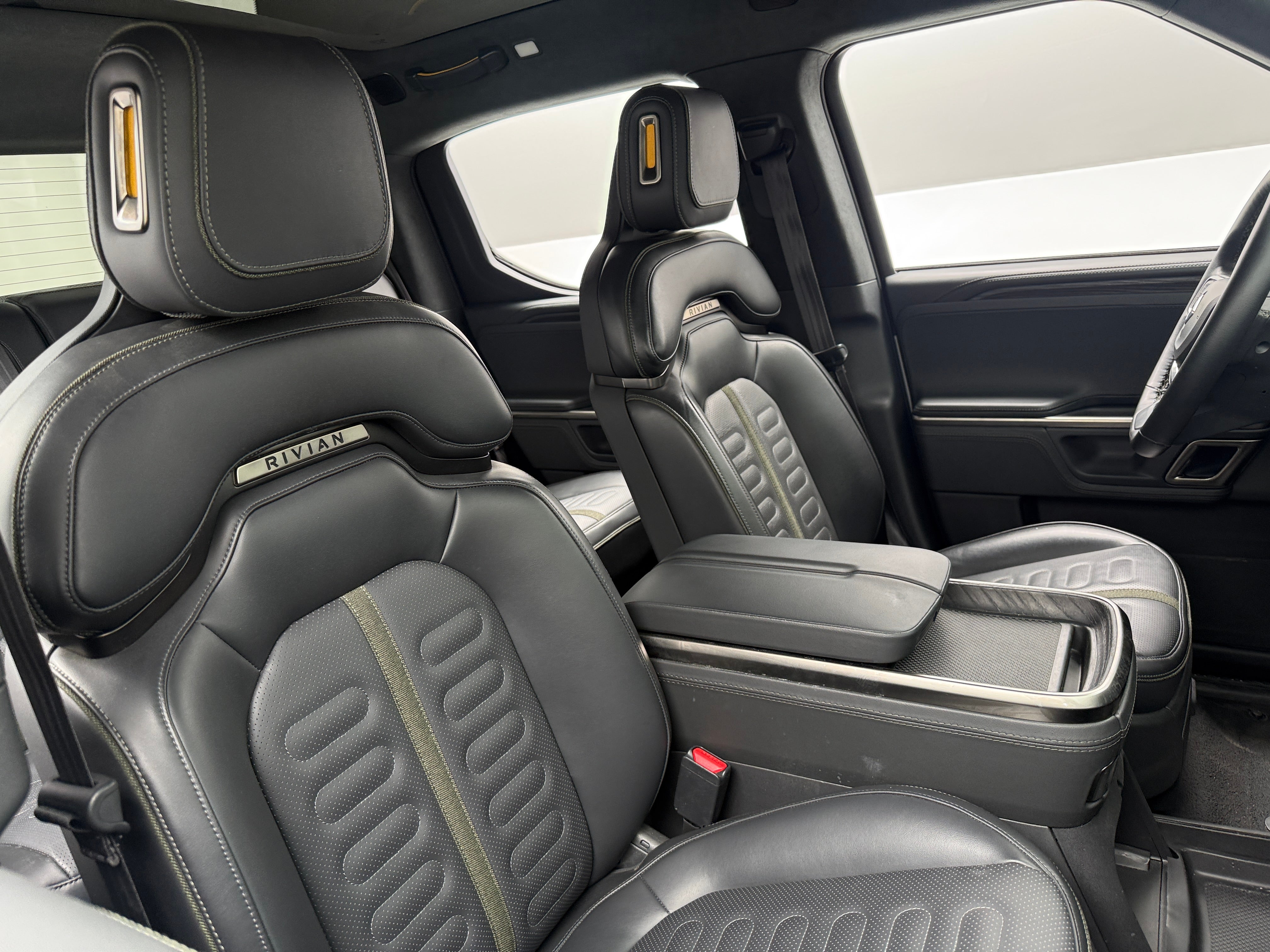 2024 Rivian R1T