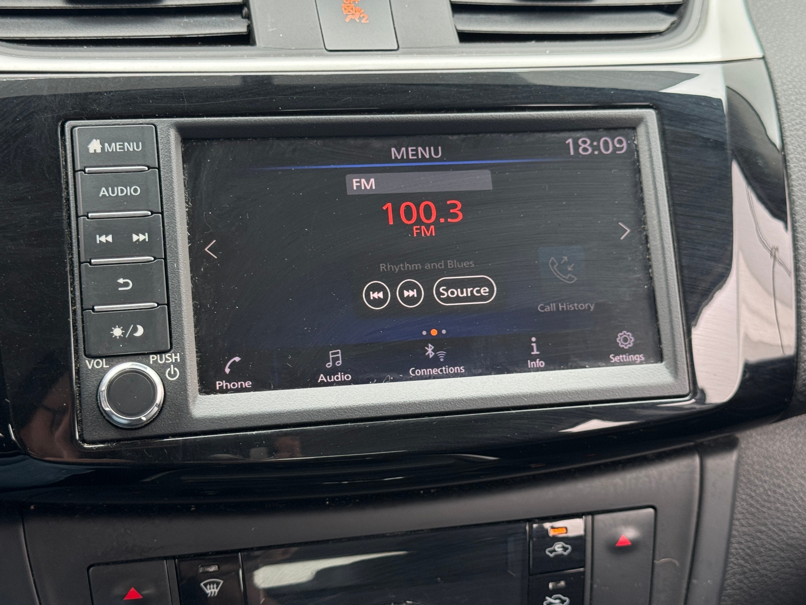 Thumbnail: 2019 Nissan Sentra - 4