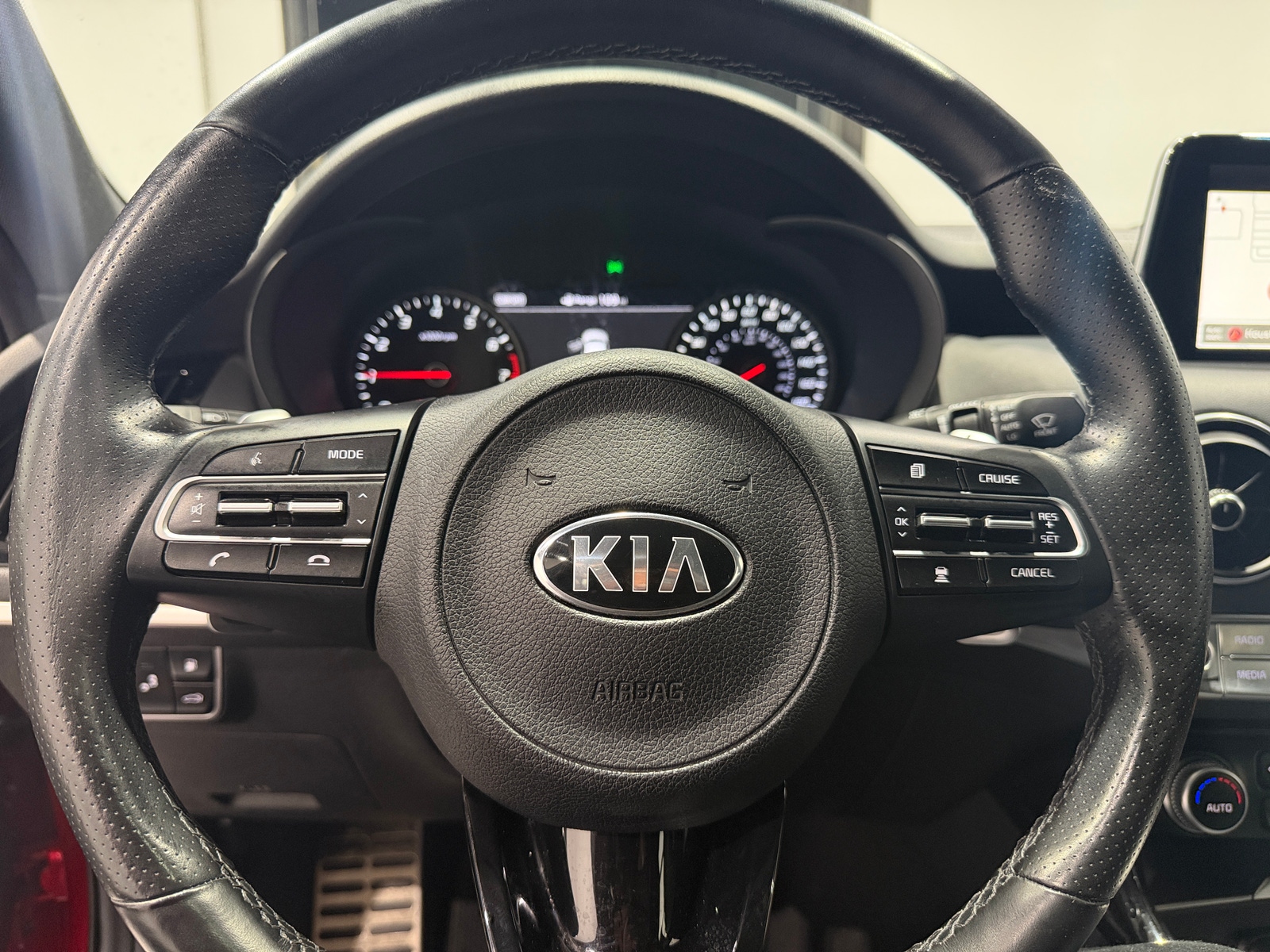 Thumbnail: 2018 Kia Stinger - 4
