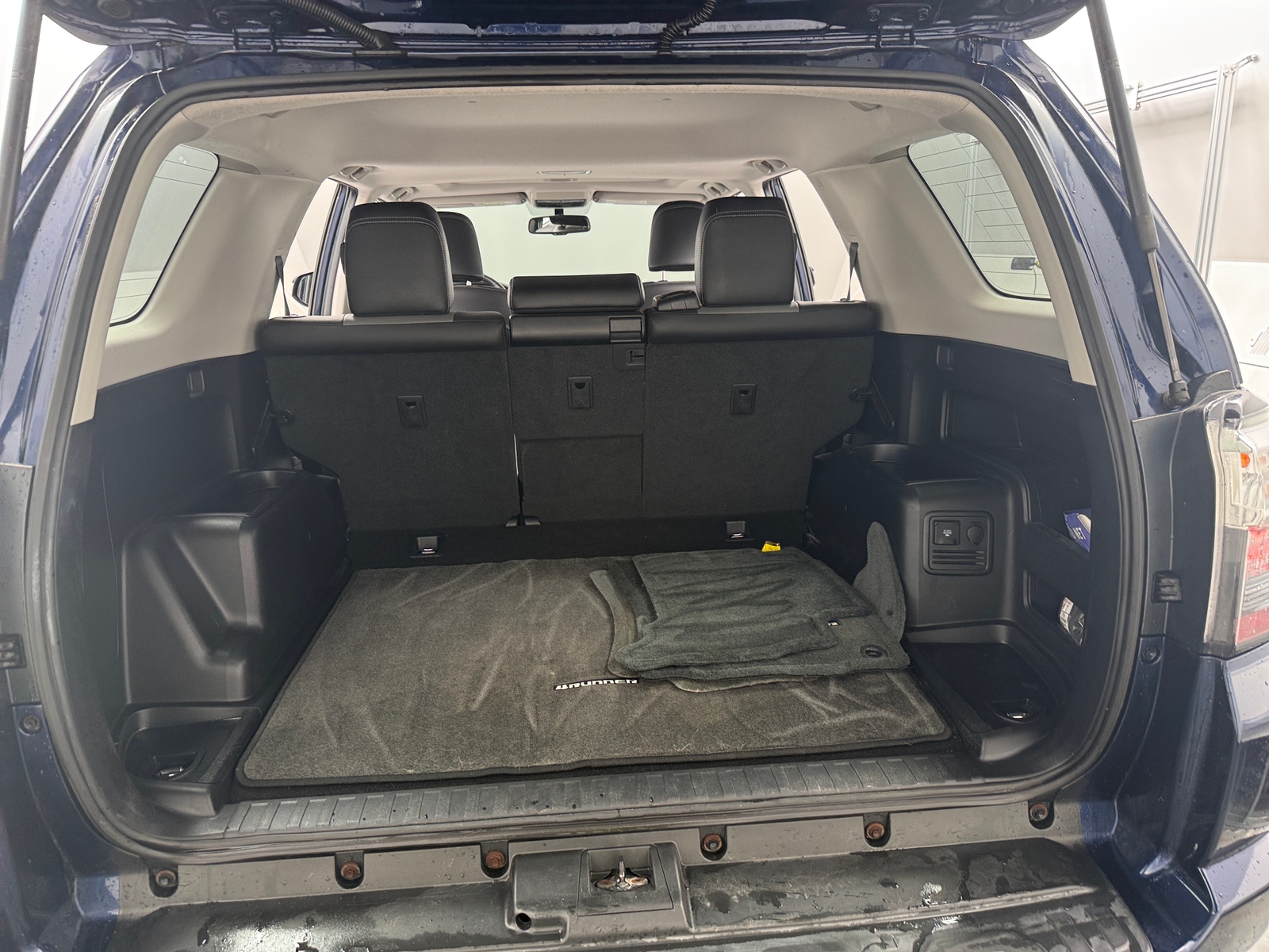 Thumbnail: 2016 Toyota 4Runner - 6
