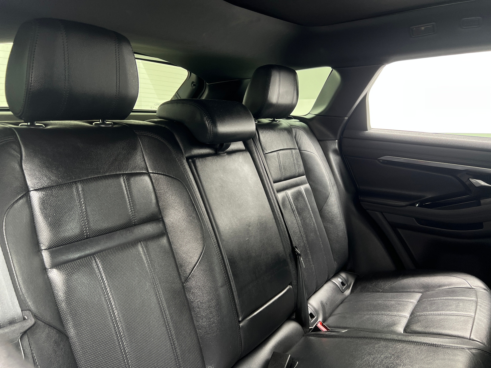 Thumbnail: 2020 Land Rover Range Rover Evoque - 5