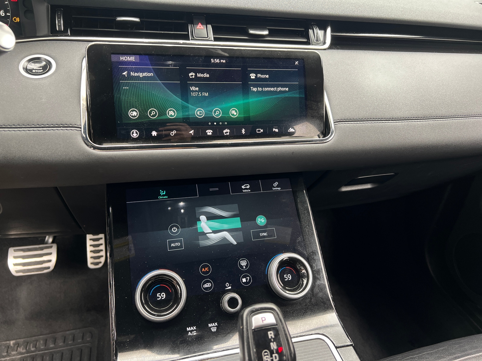 Thumbnail: 2020 Land Rover Range Rover Evoque - 3