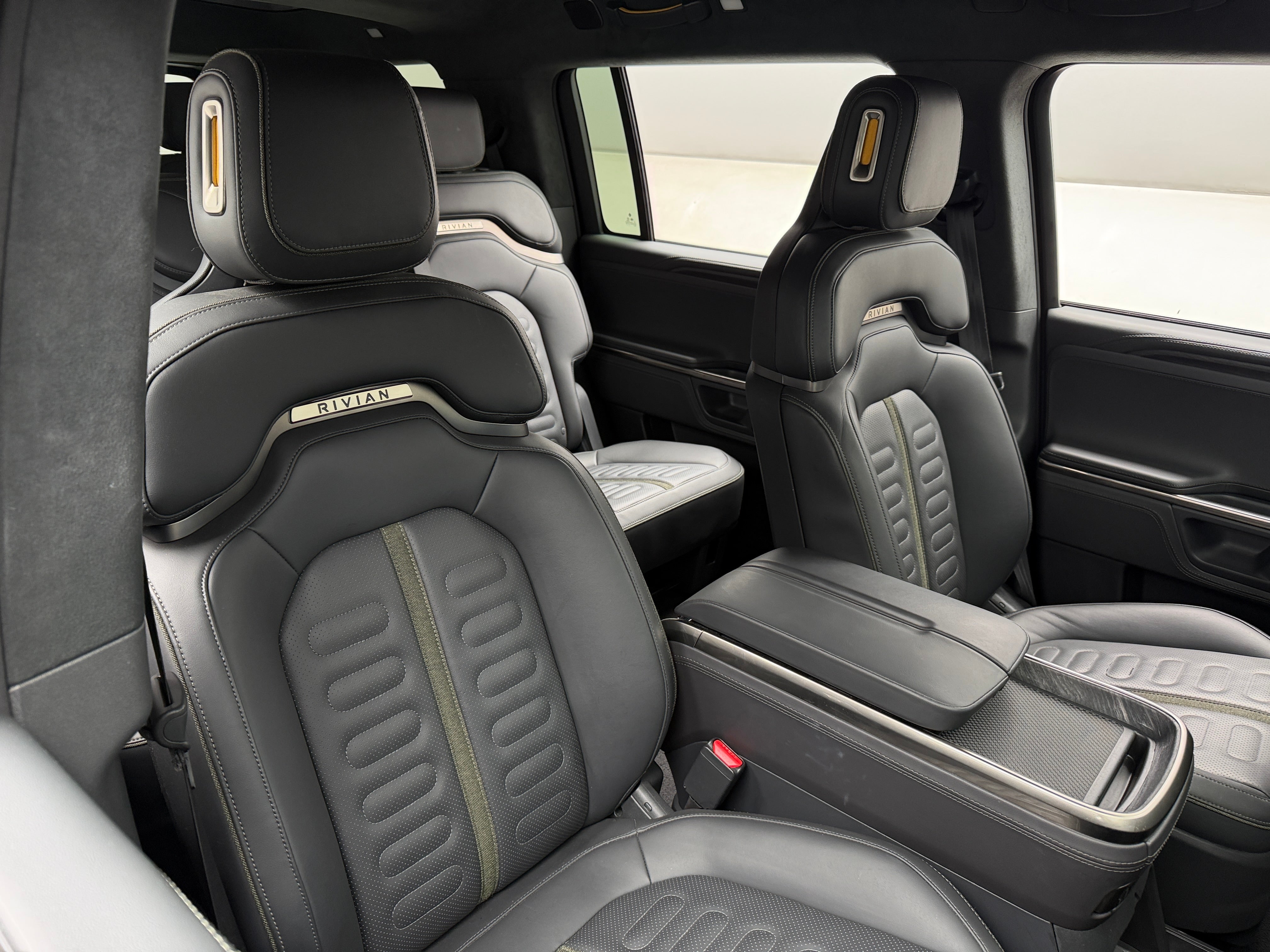 2023 Rivian R1S Adventure