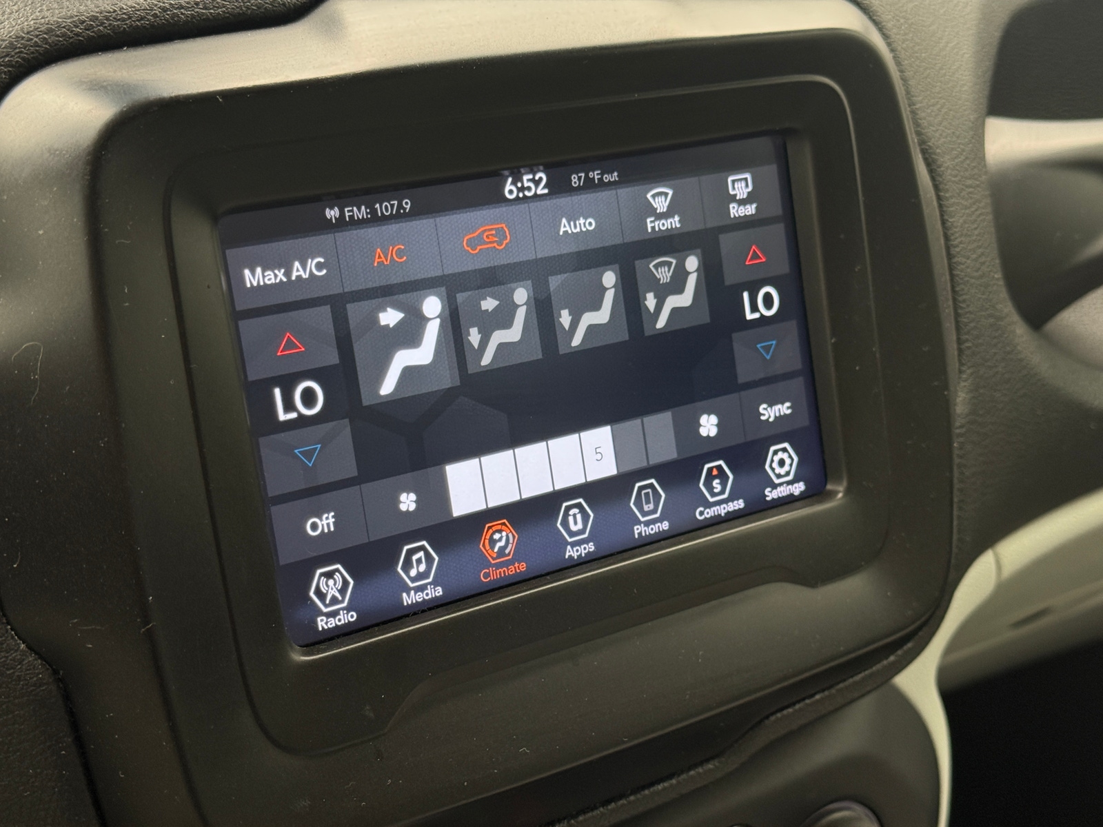 Thumbnail: 2021 Jeep Renegade - 4