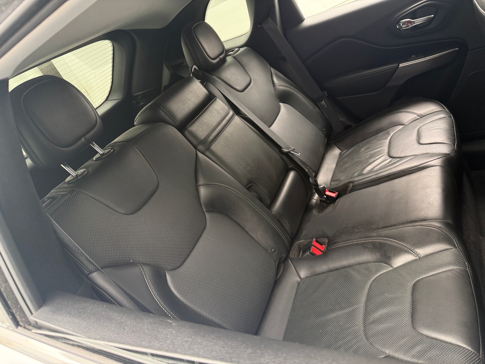 Thumbnail: 2019 Jeep Cherokee - 5