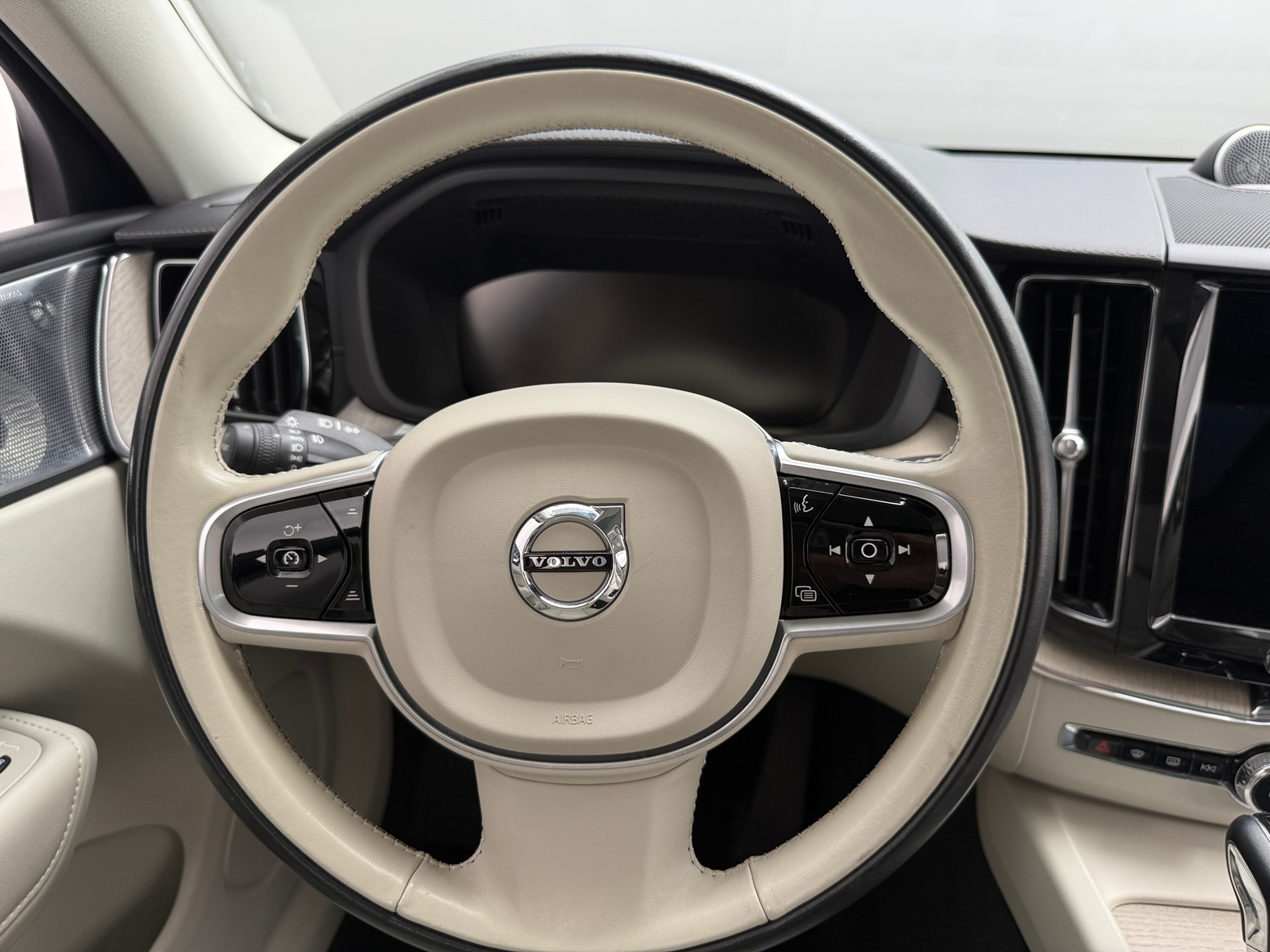 Thumbnail: 2021 Volvo XC60 - 4