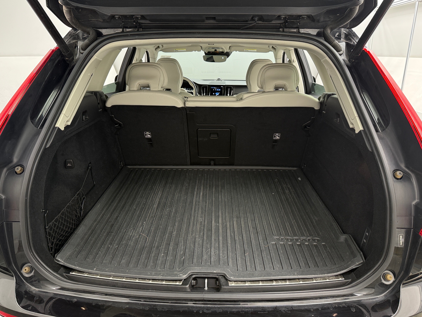 Thumbnail: 2021 Volvo XC60 - 6