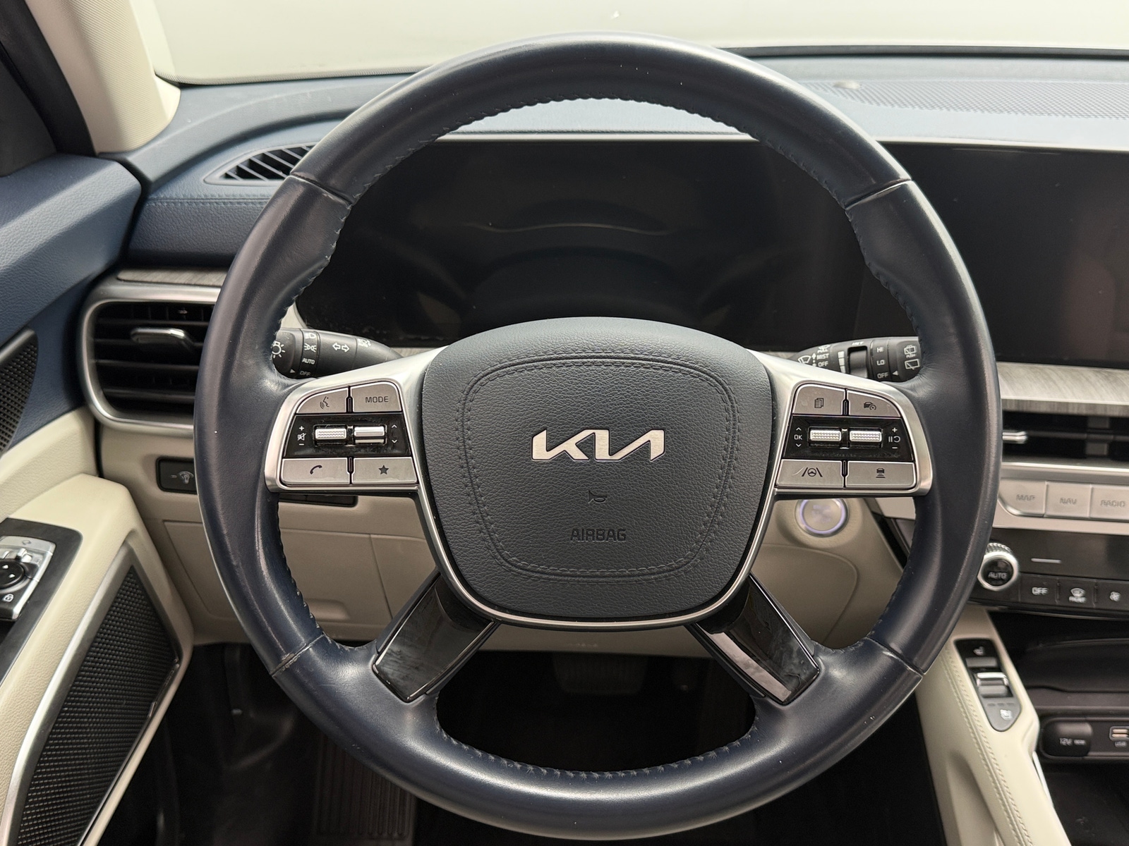 Thumbnail: 2023 Kia Telluride - 4