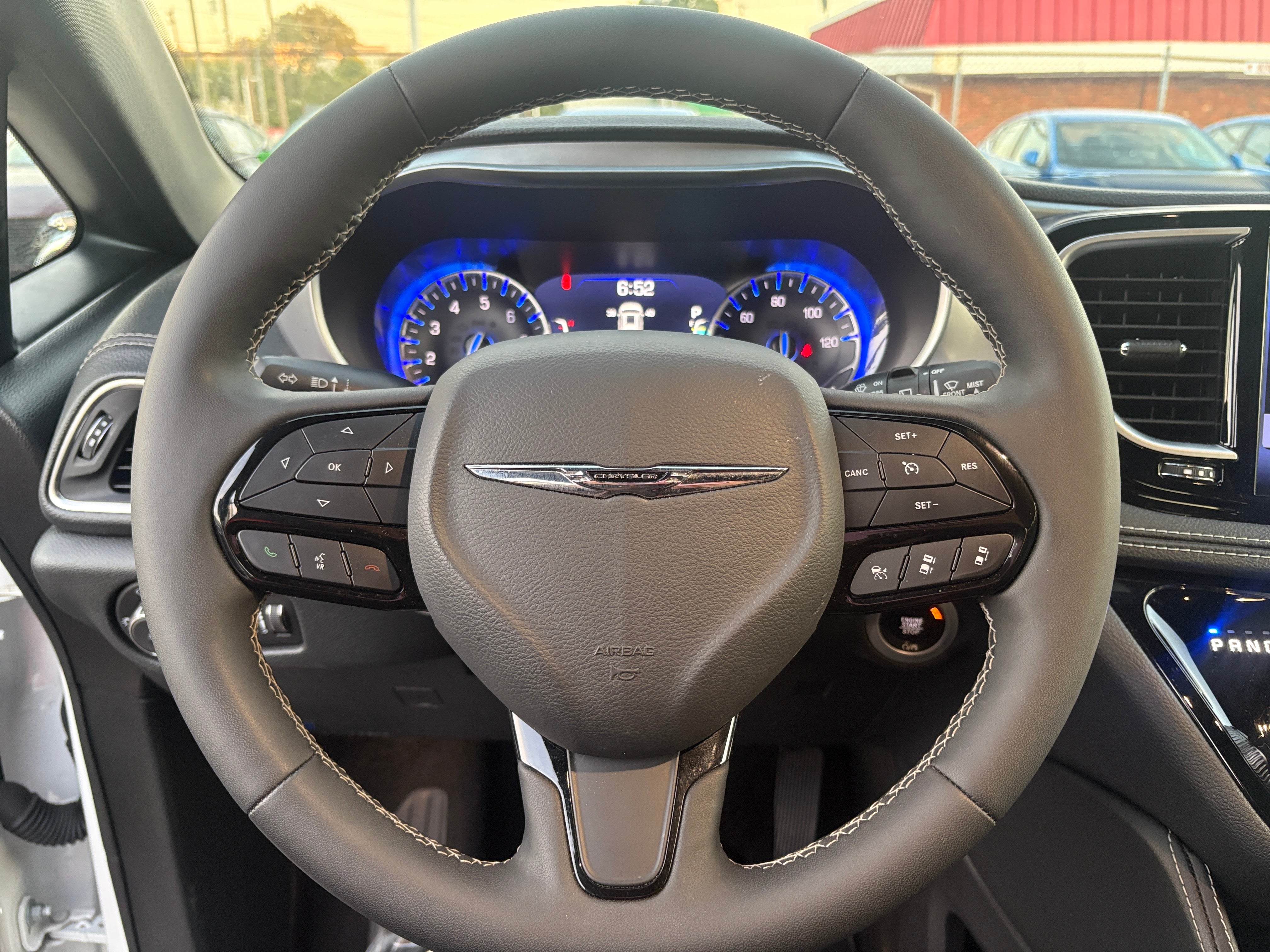 Thumbnail: 2025 Chrysler Pacifica - 4