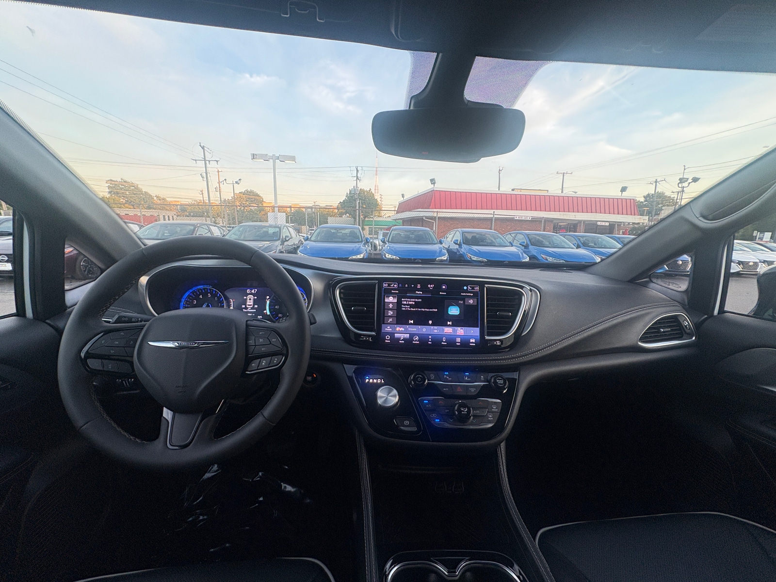 Thumbnail: 2025 Chrysler Pacifica - 2