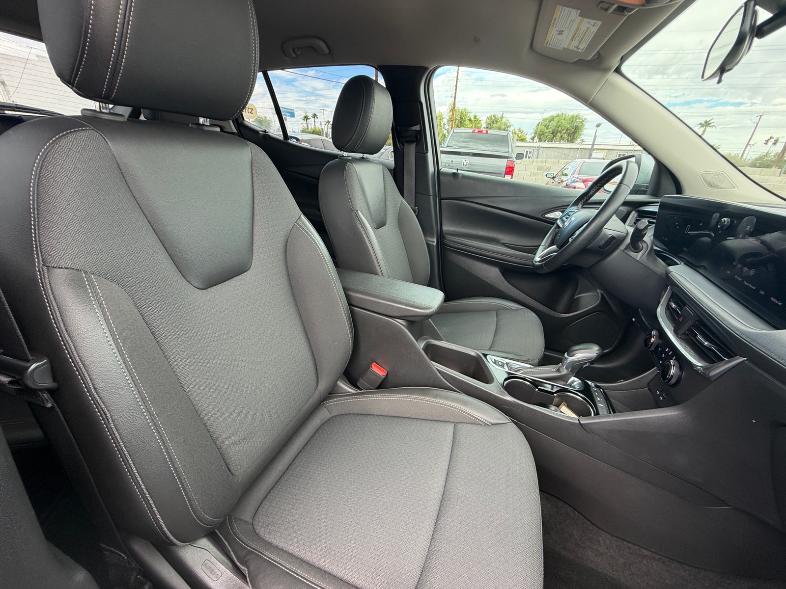 Thumbnail: 2025 Buick Encore GX - 2