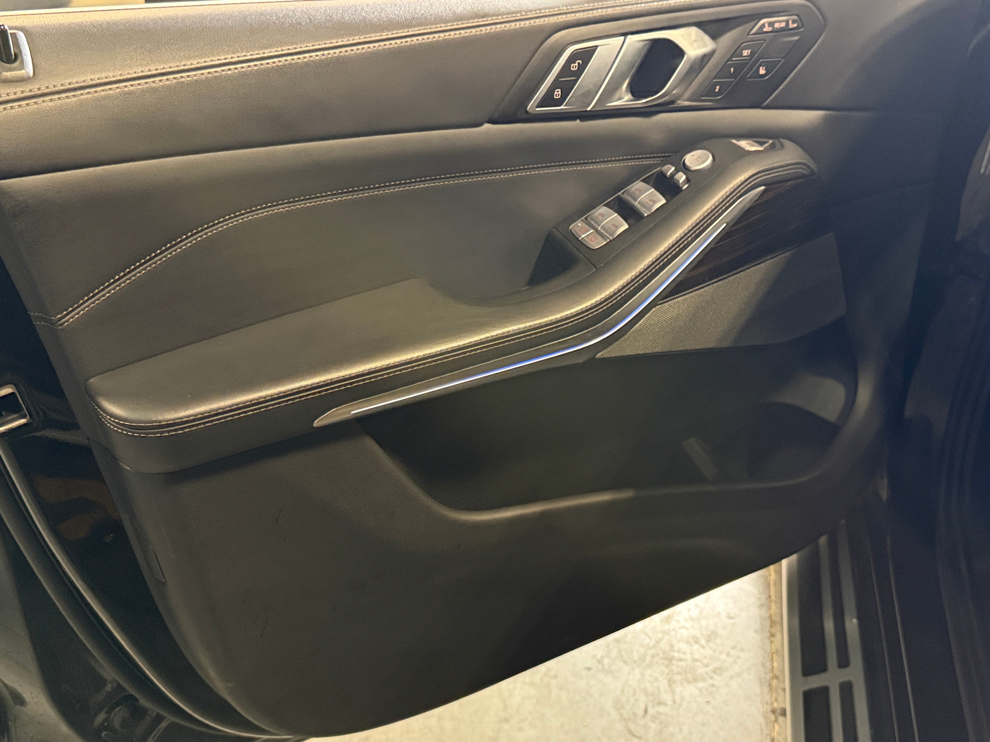 2025 BMW X7