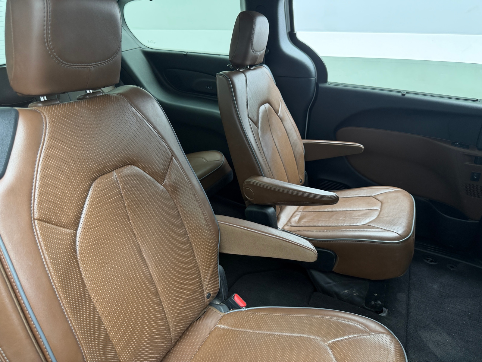 Thumbnail: 2017 Chrysler Pacifica - 5