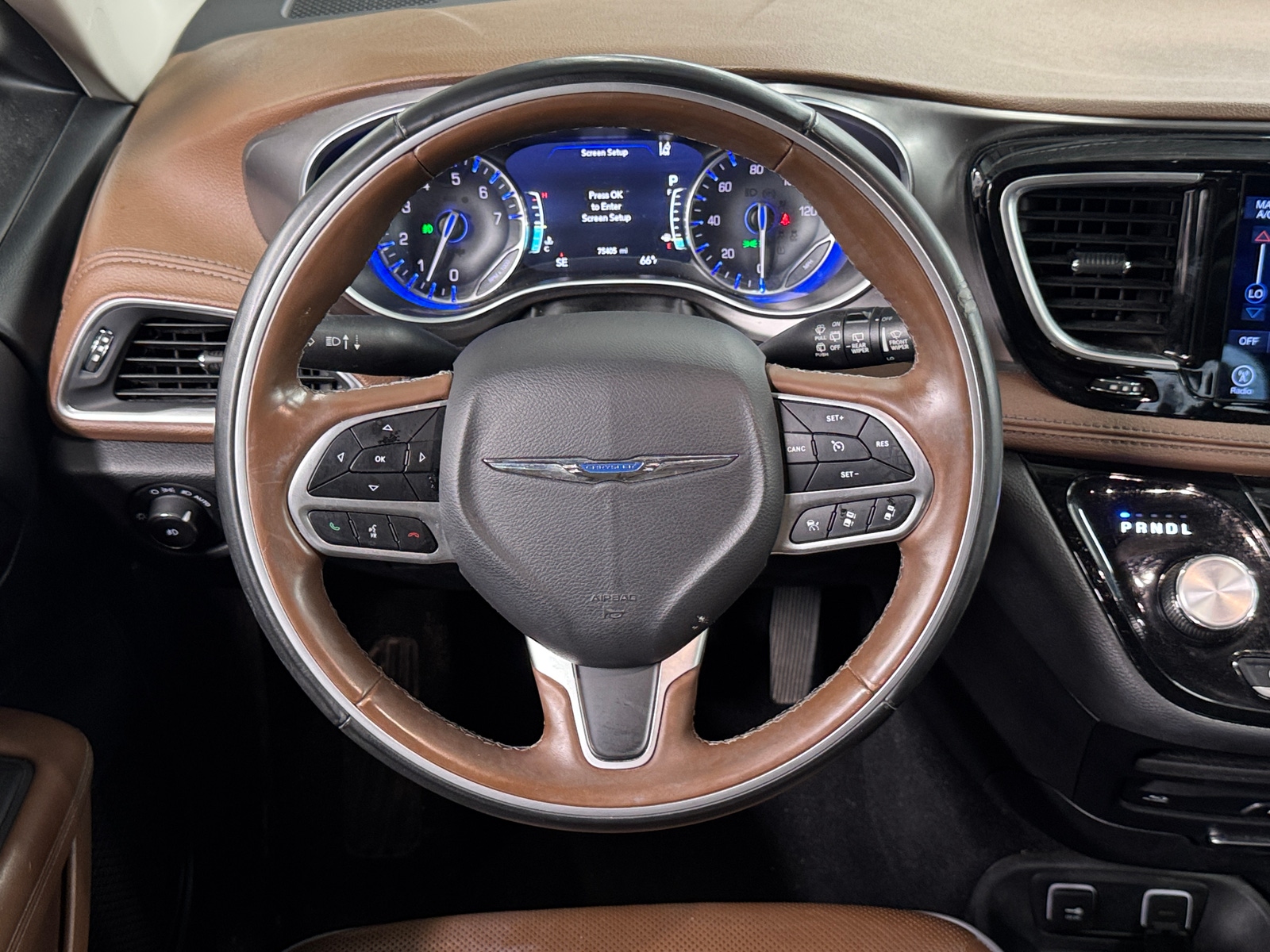 Thumbnail: 2017 Chrysler Pacifica - 4