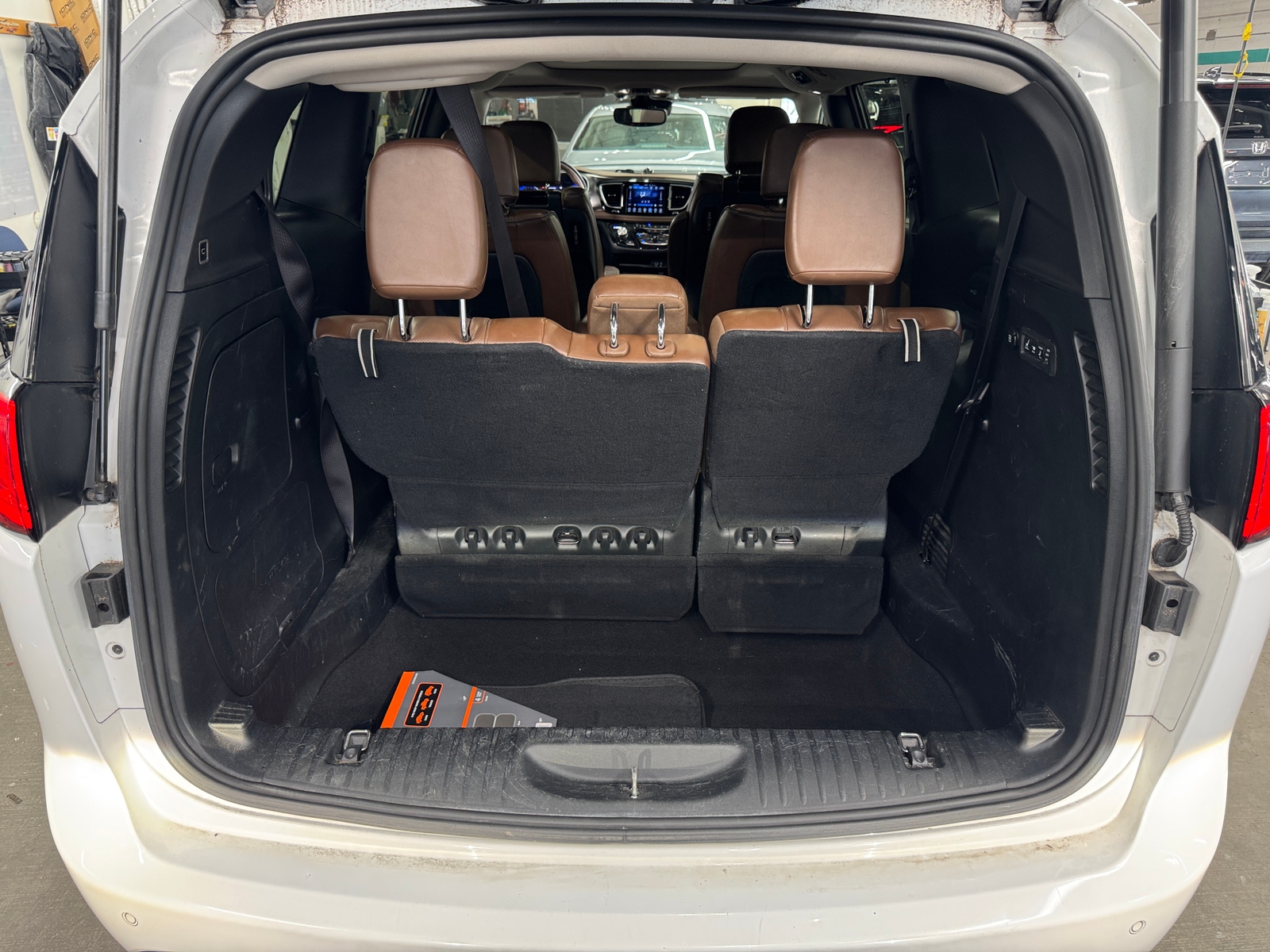 Thumbnail: 2017 Chrysler Pacifica - 6