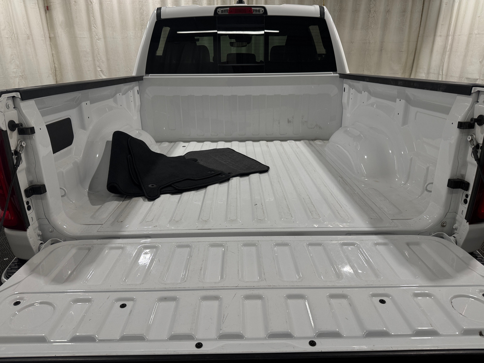 Thumbnail: 2026 RAM 1500 - 6