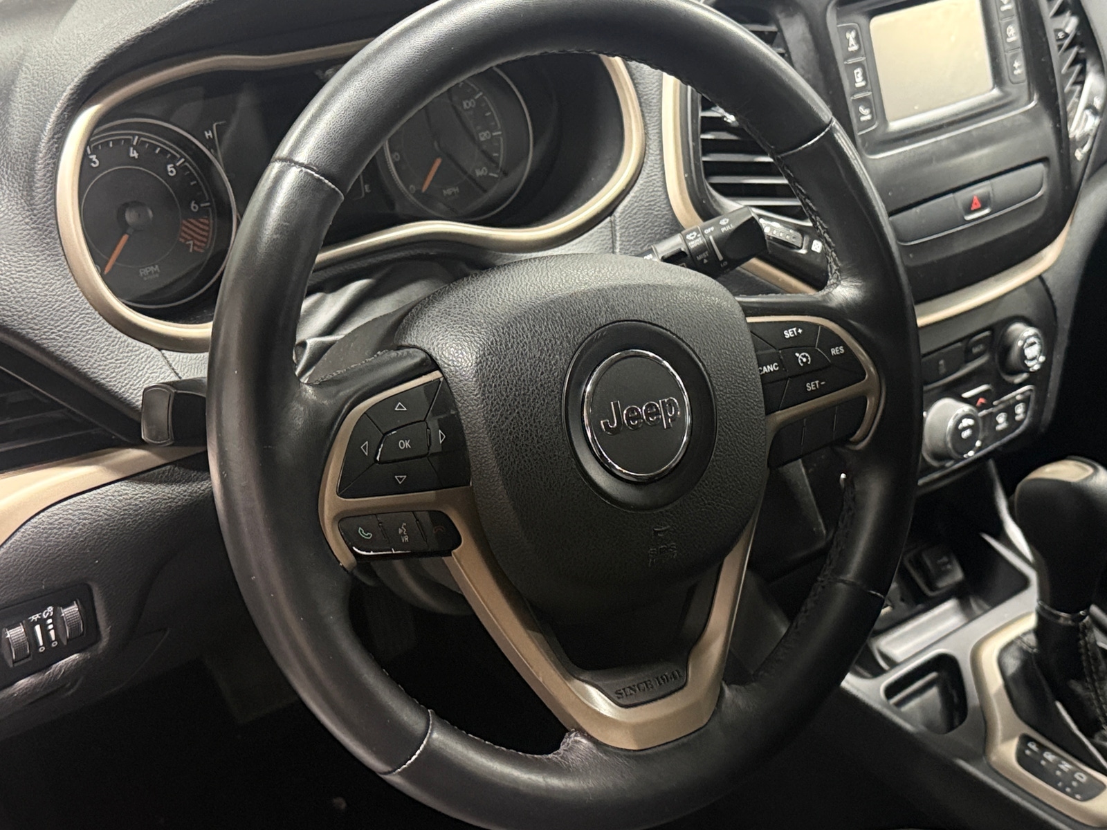 Thumbnail: 2015 Jeep Cherokee - 5