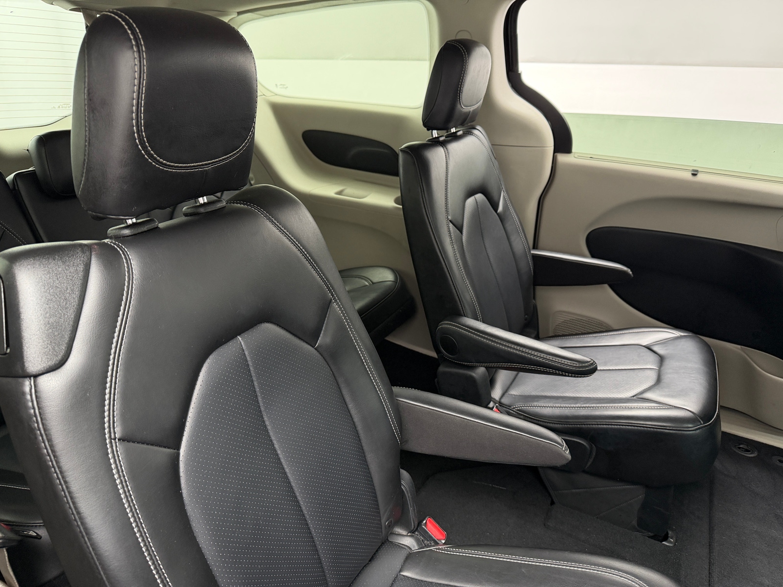 Thumbnail: 2024 Chrysler Pacifica - 5