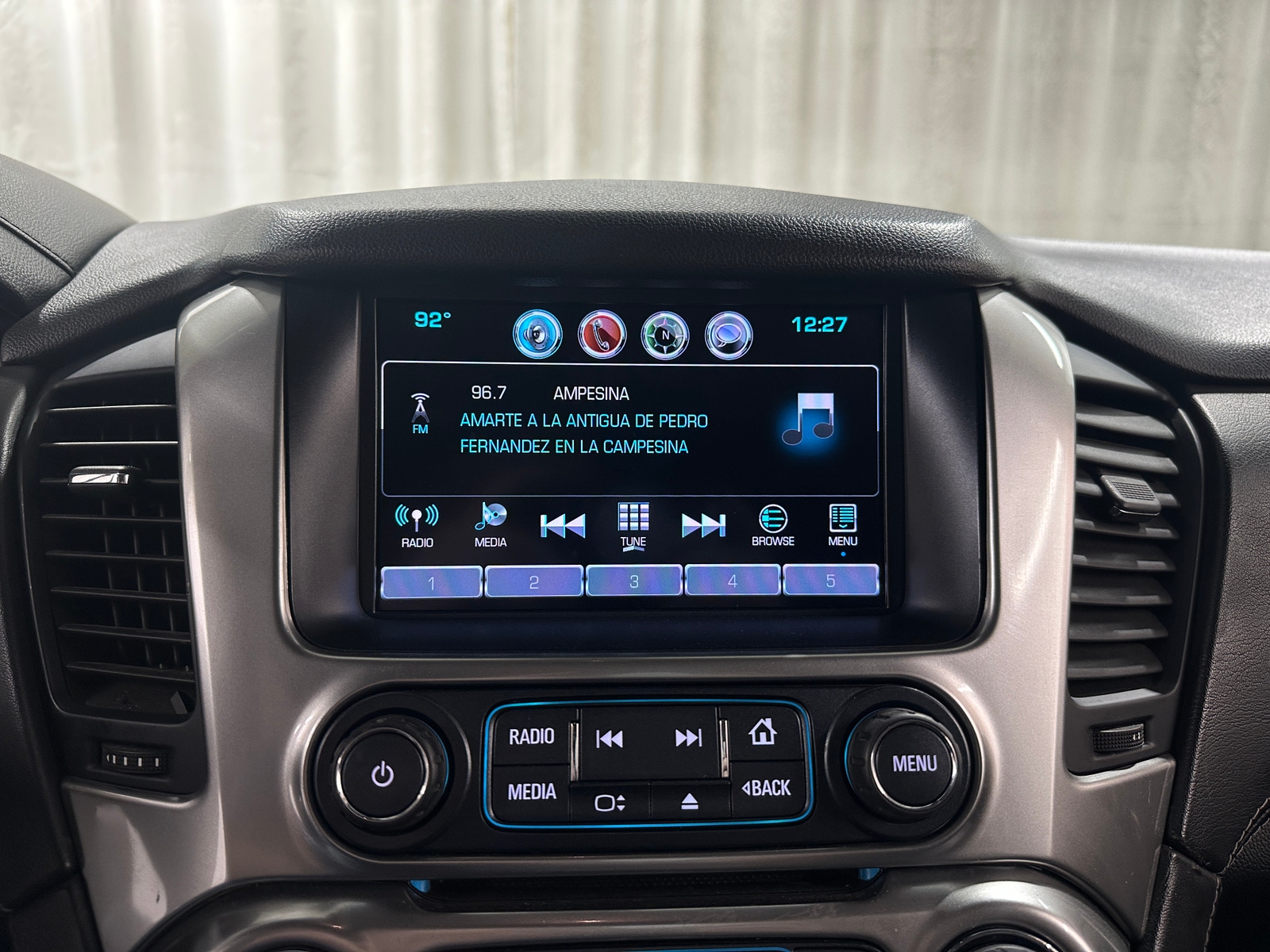 Thumbnail: 2017 Chevrolet Tahoe - 4