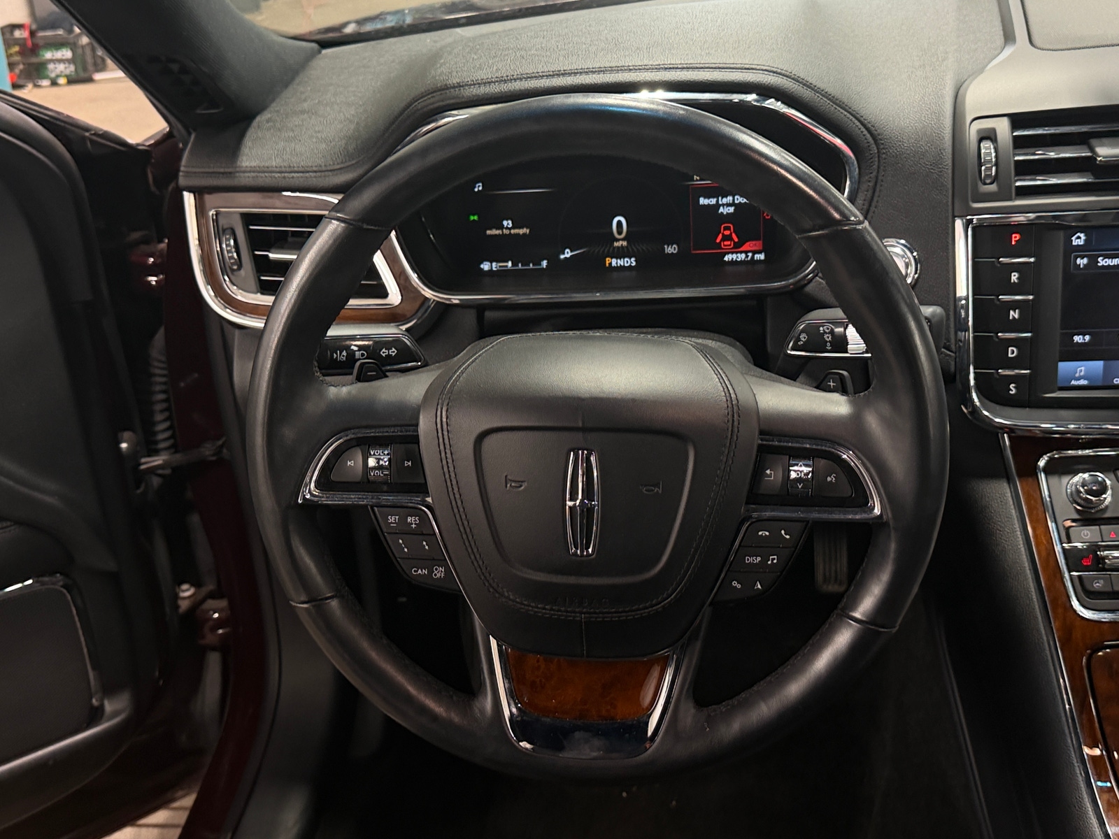 Thumbnail: 2019 Lincoln Continental - 4