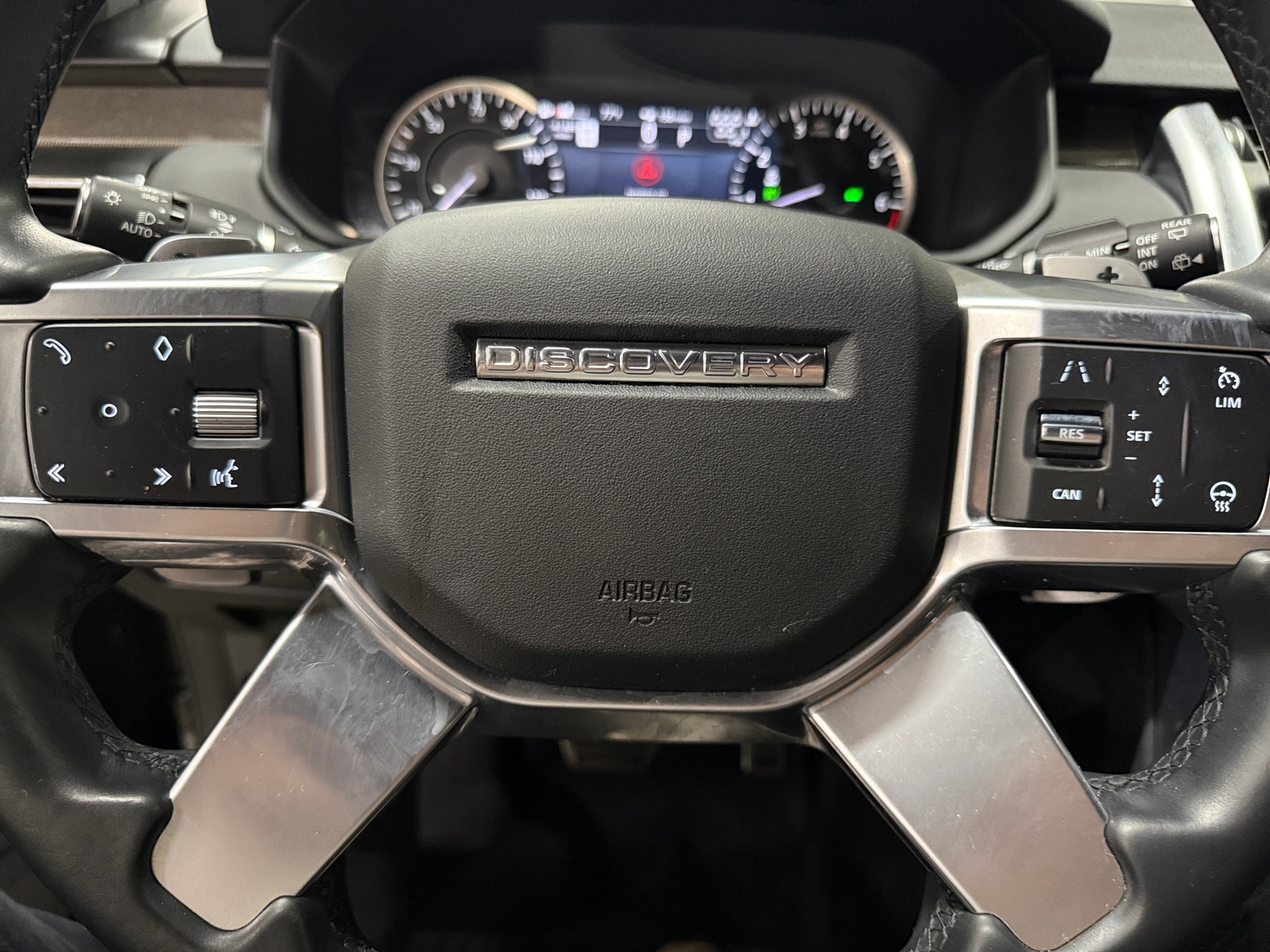 Thumbnail: 2023 Land Rover Discovery - 5