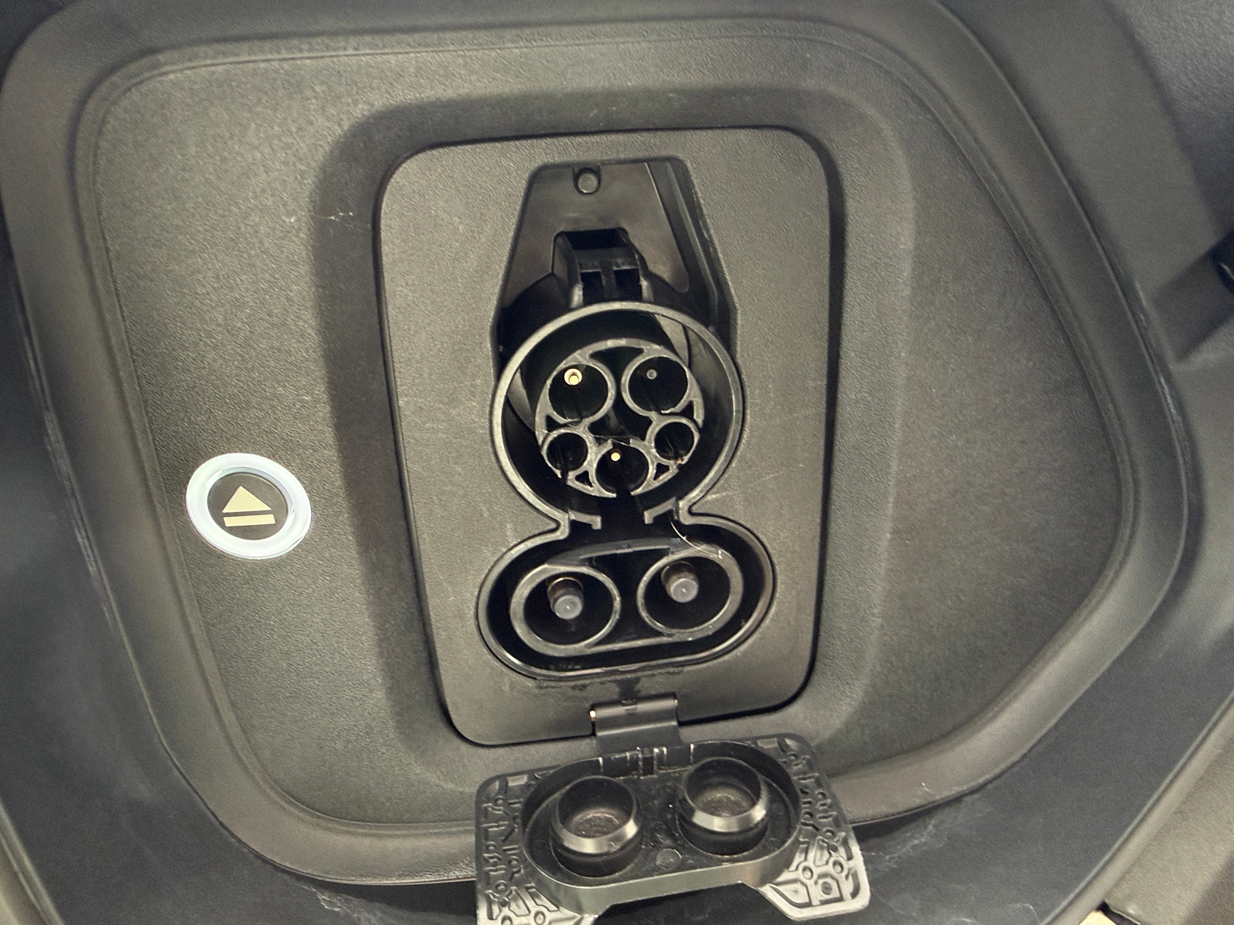 Used 2025 Rivian R1T Ascend with VIN 7FCTGCAA6SN040939 for sale in Auburn, WA