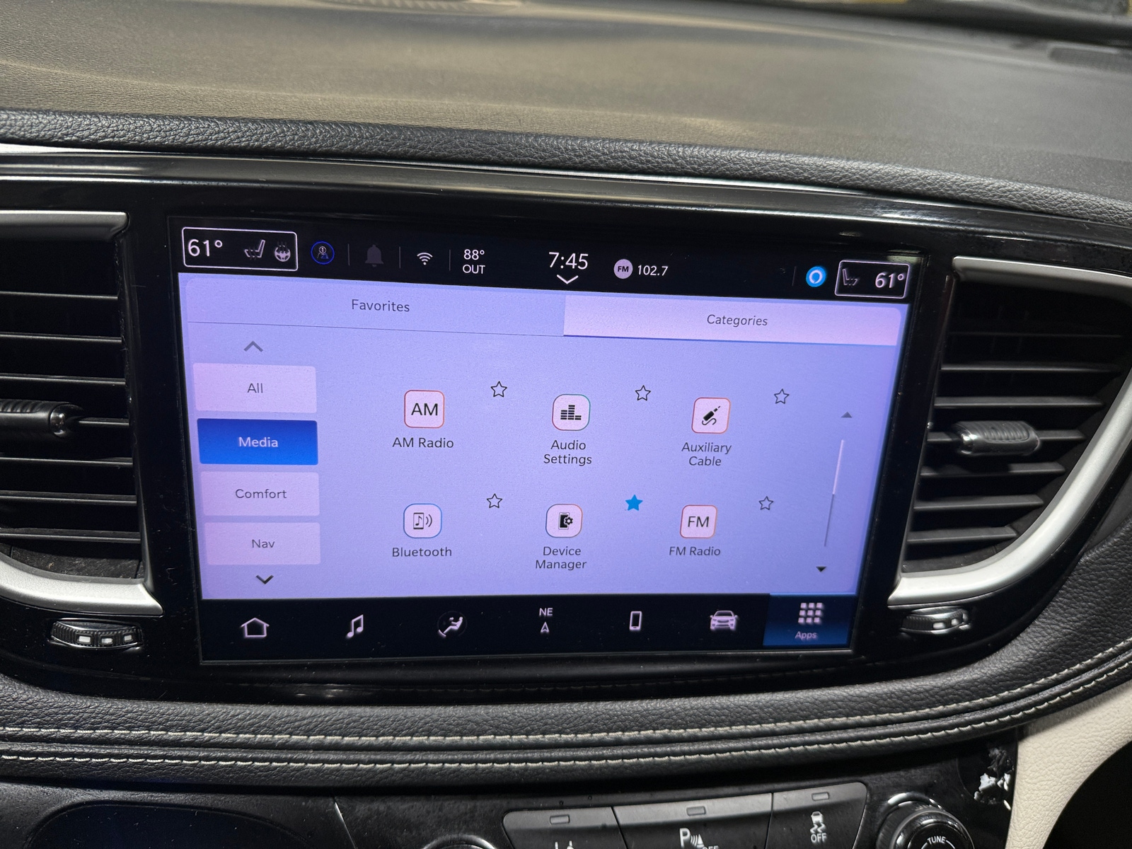 Thumbnail: 2024 Chrysler Pacifica - 3