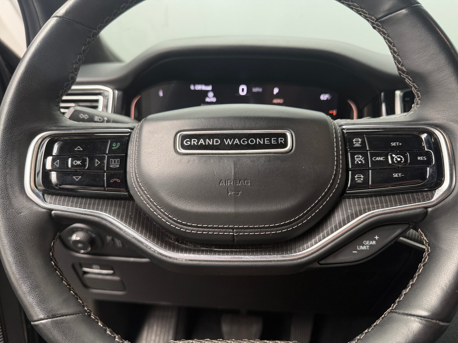 Thumbnail: 2024 Jeep Grand Wagoneer L - 4