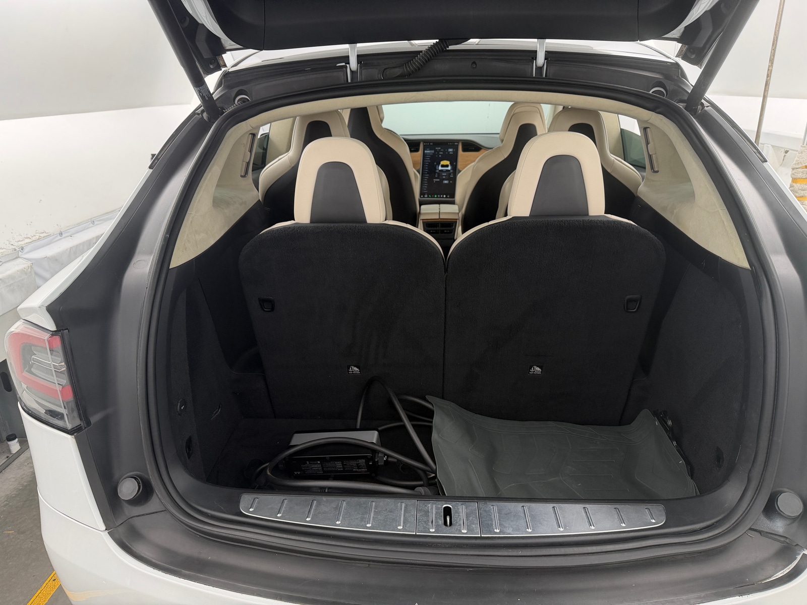 Thumbnail: 2018 Tesla Model X - 6