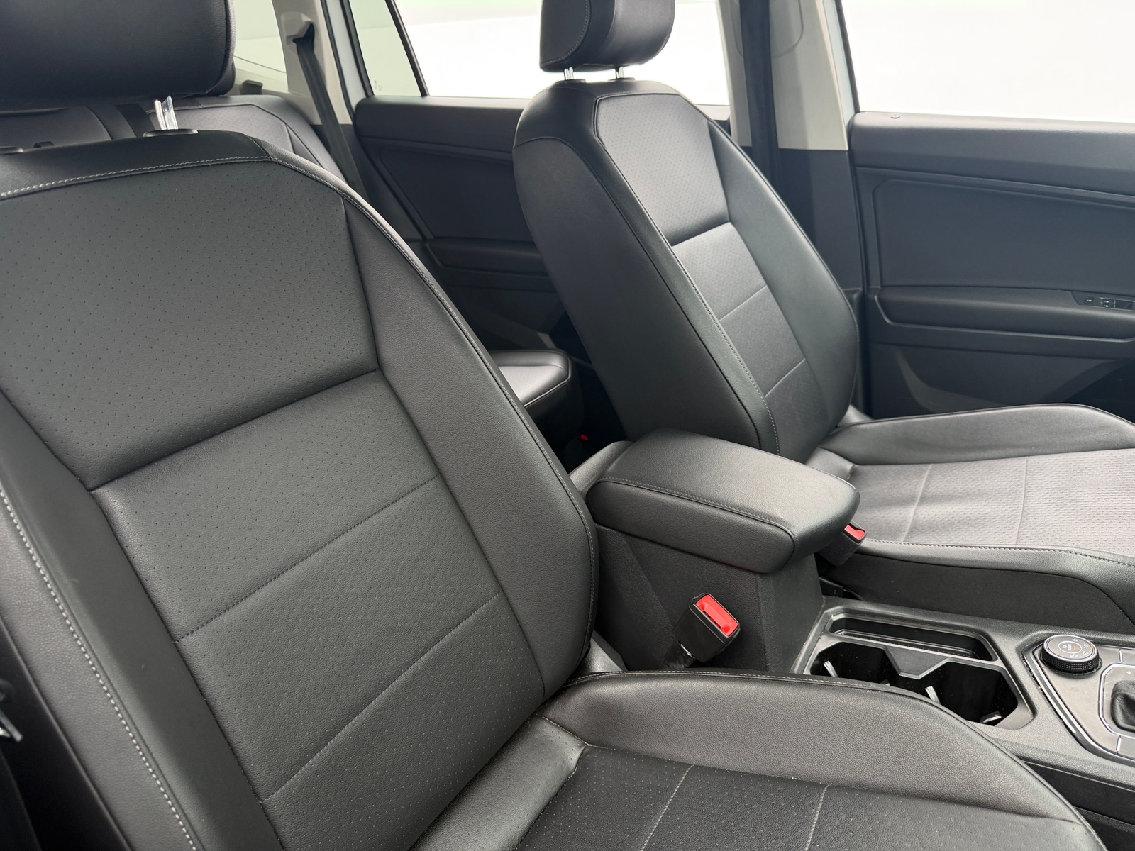 Thumbnail: 2019 Volkswagen Tiguan - 2