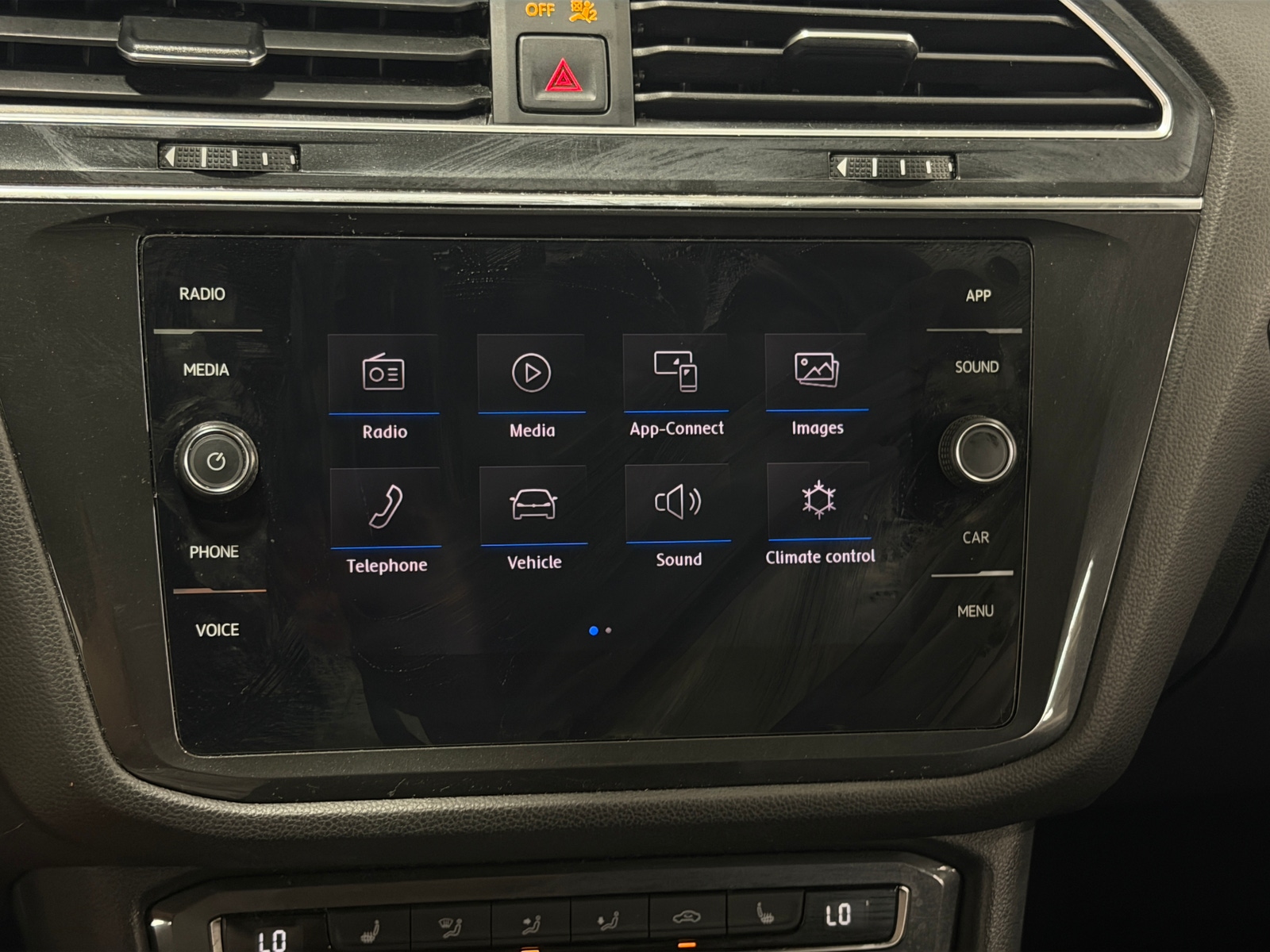 Thumbnail: 2019 Volkswagen Tiguan - 4