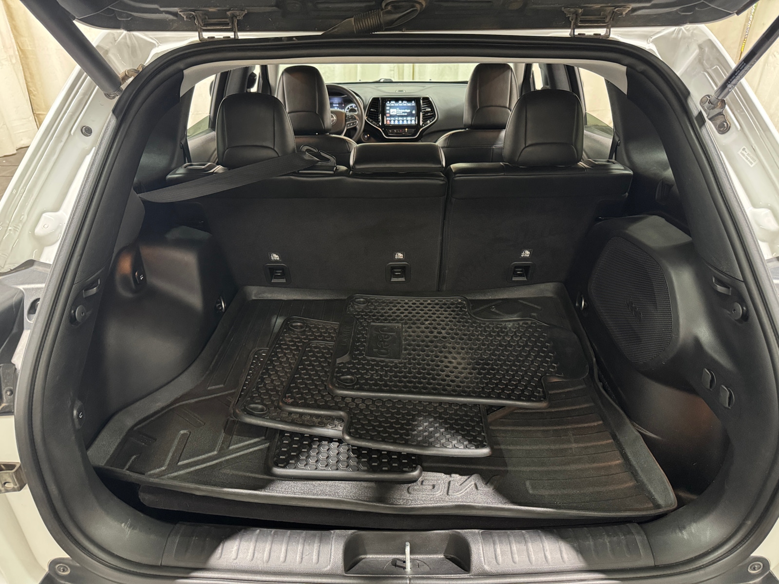 Thumbnail: 2022 Jeep Cherokee - 6