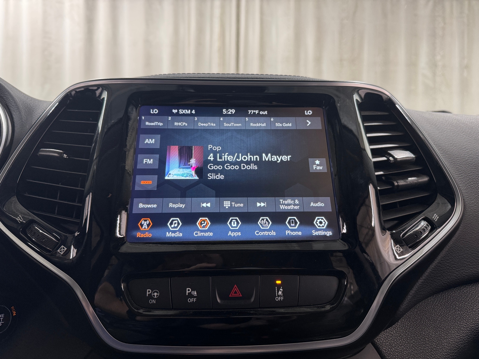 Thumbnail: 2022 Jeep Cherokee - 3