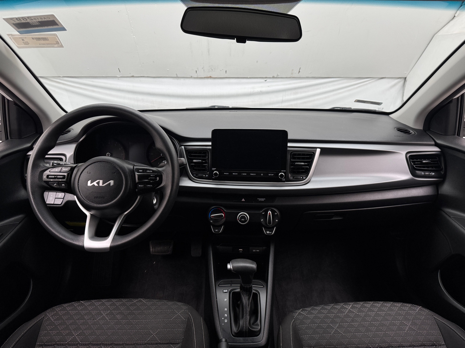 Thumbnail: 2022 Kia Rio - 3