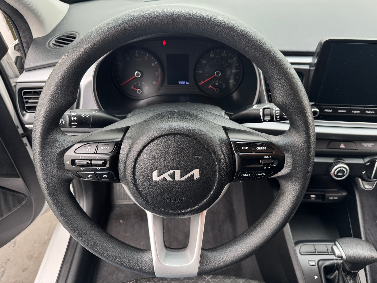 Thumbnail: 2022 Kia Rio - 5