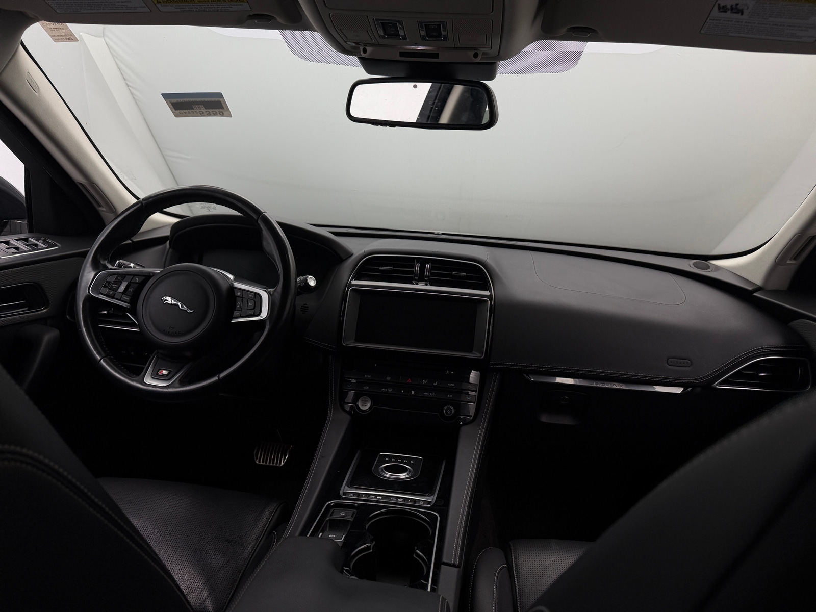 Thumbnail: 2017 Jaguar F-Pace - 2
