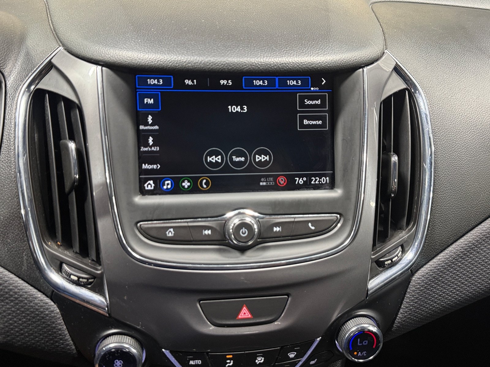 Thumbnail: 2019 Chevrolet Cruze - 4