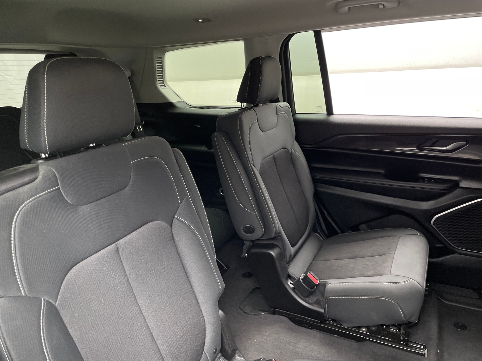 Thumbnail: 2022 Jeep Grand Cherokee L - 6