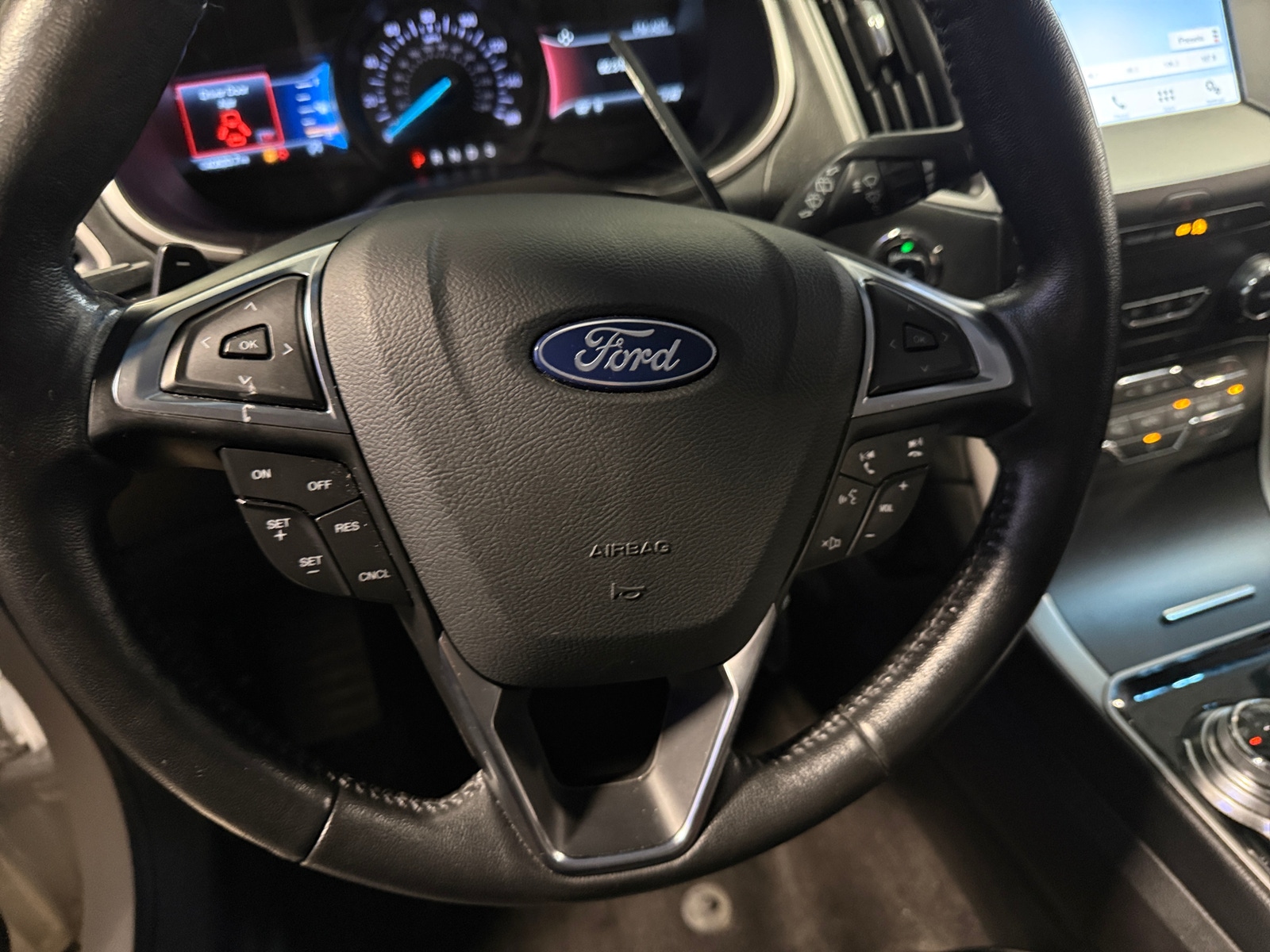 Thumbnail: 2019 Ford Edge - 4