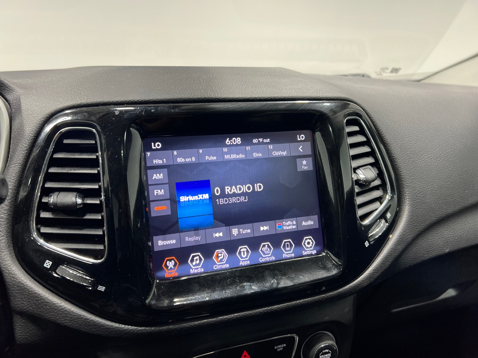 Thumbnail: 2017 Jeep Compass - 3
