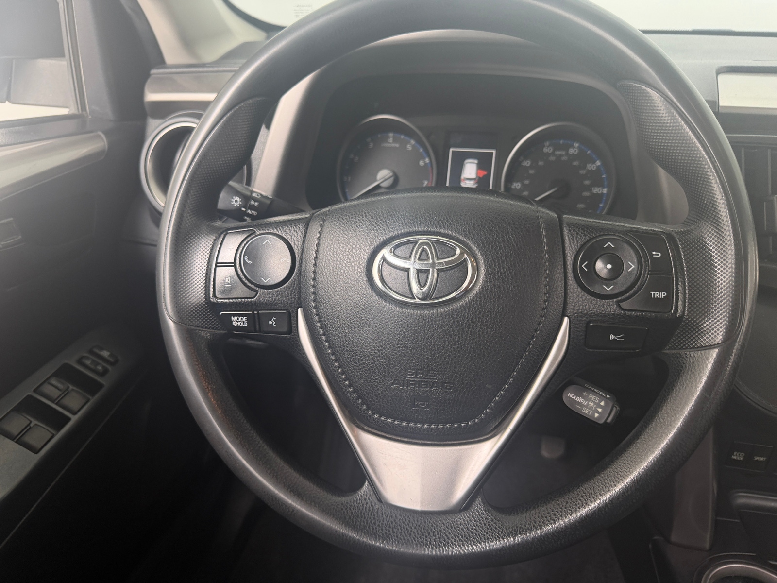 Thumbnail: 2018 Toyota RAV4 - 5