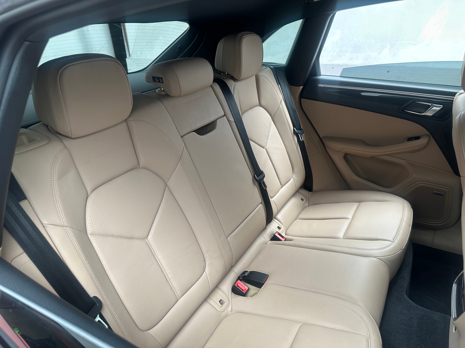 Thumbnail: 2021 Porsche Macan - 6